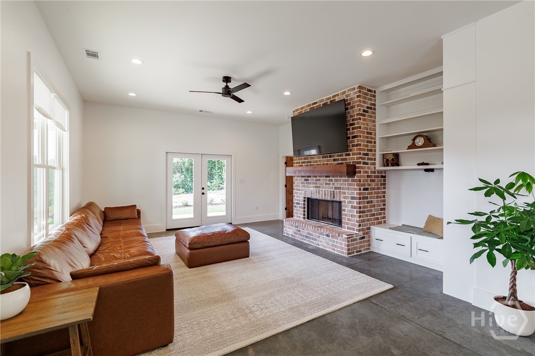 3612 Athens Highway