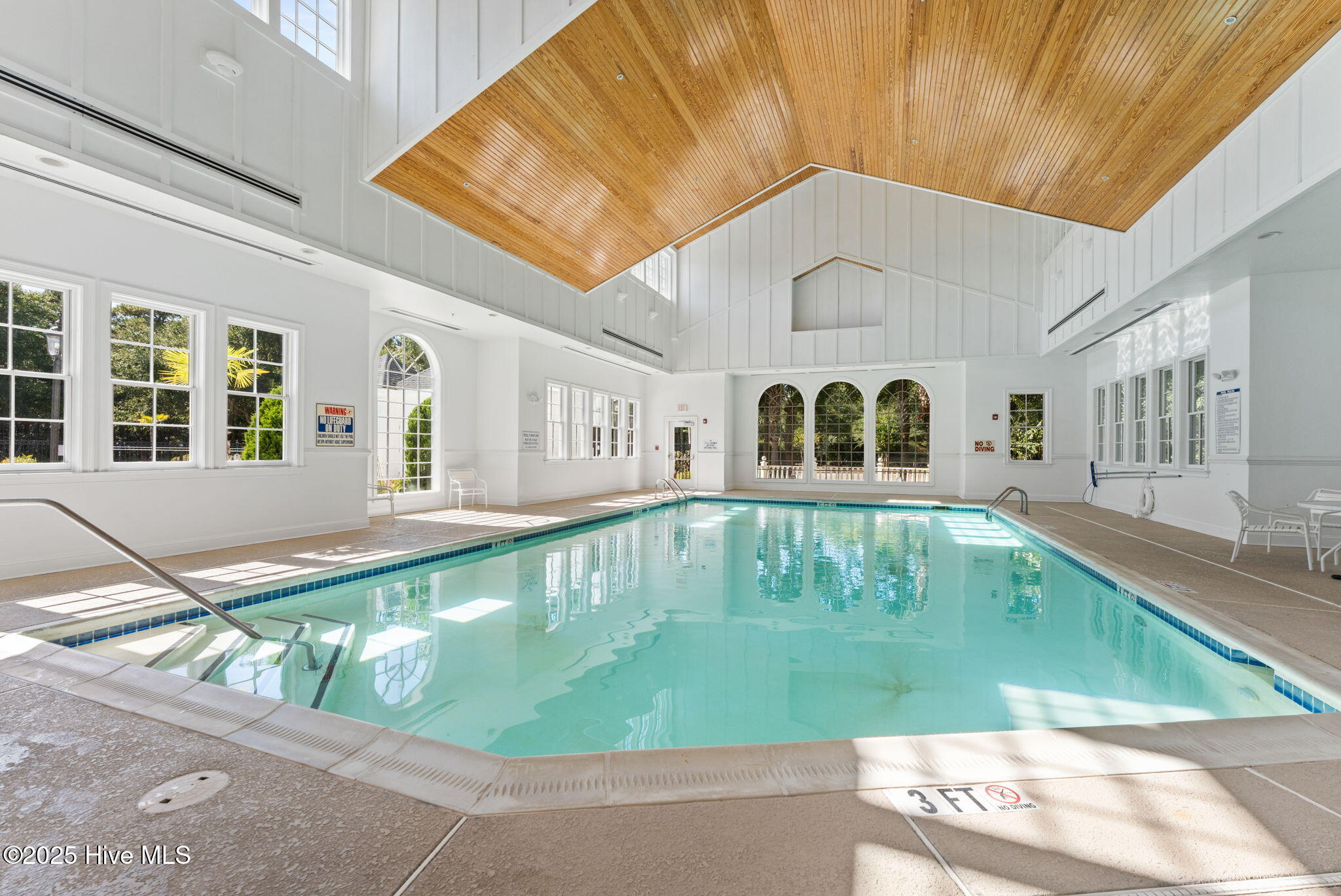 100549580 | Photo 79