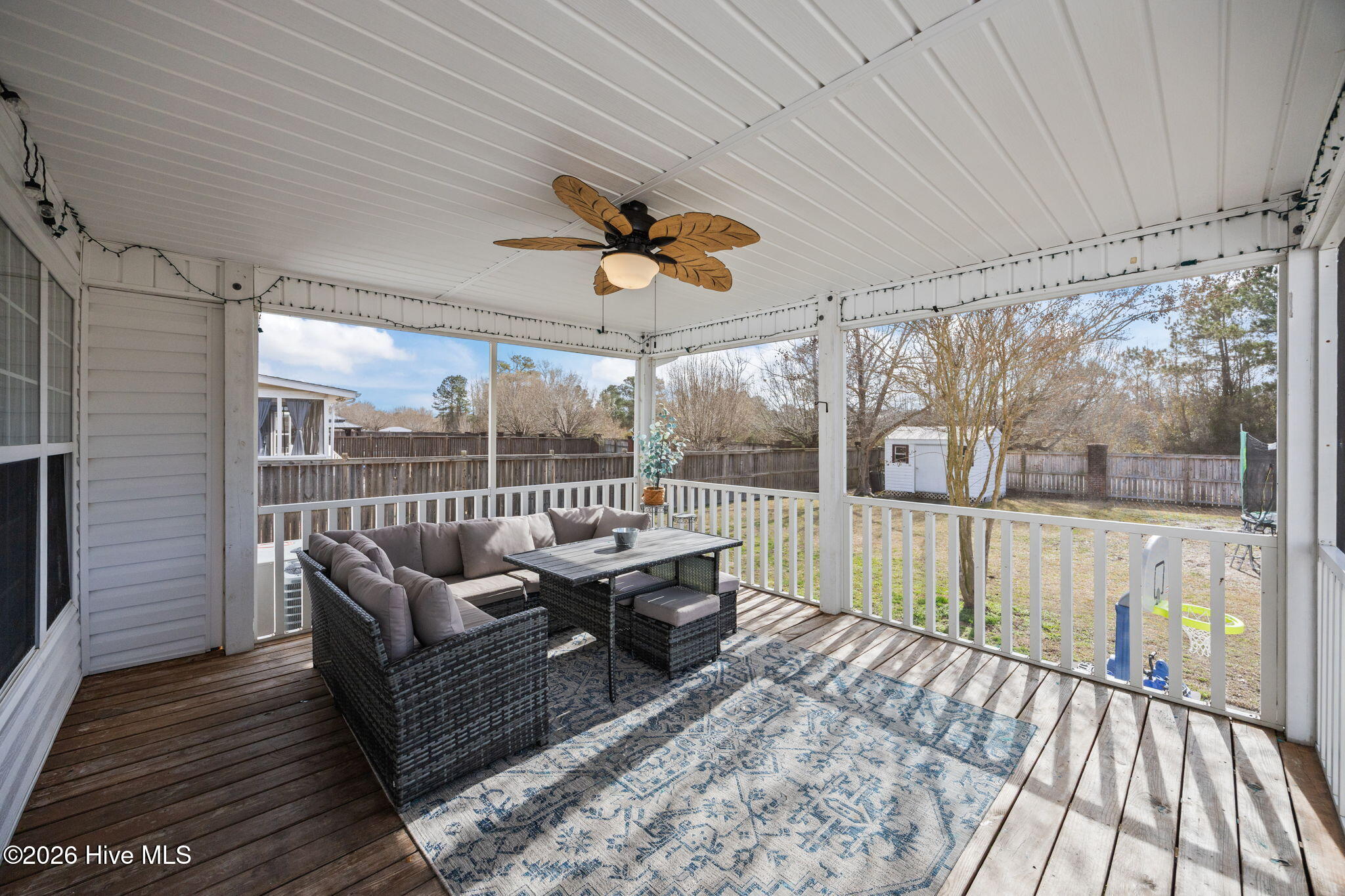 100558634 | Photo 37