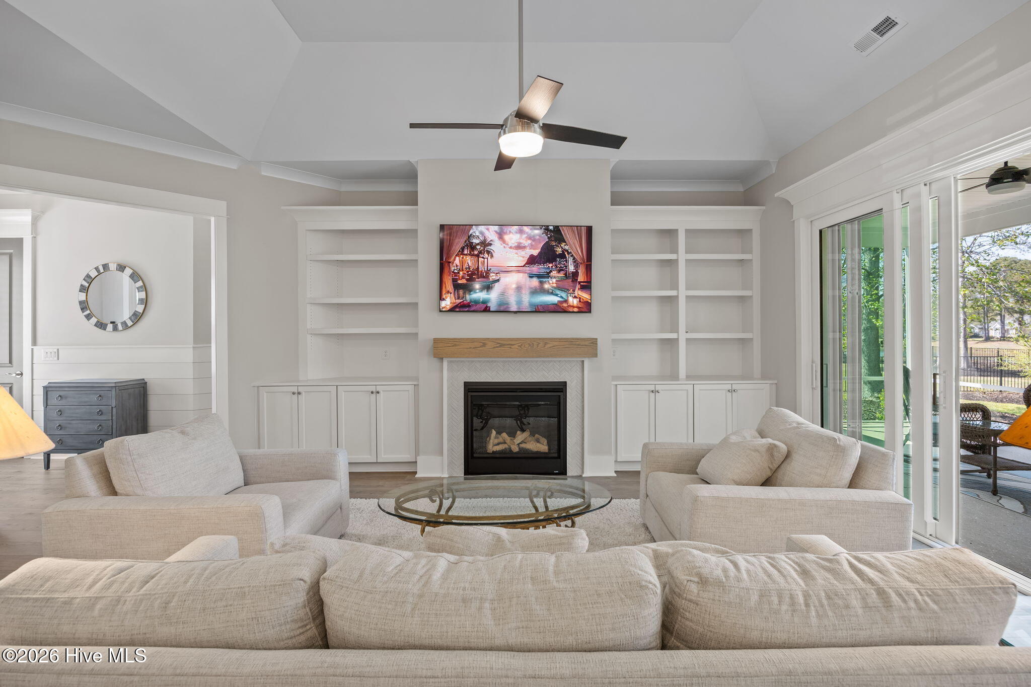 100563731 | Photo 19