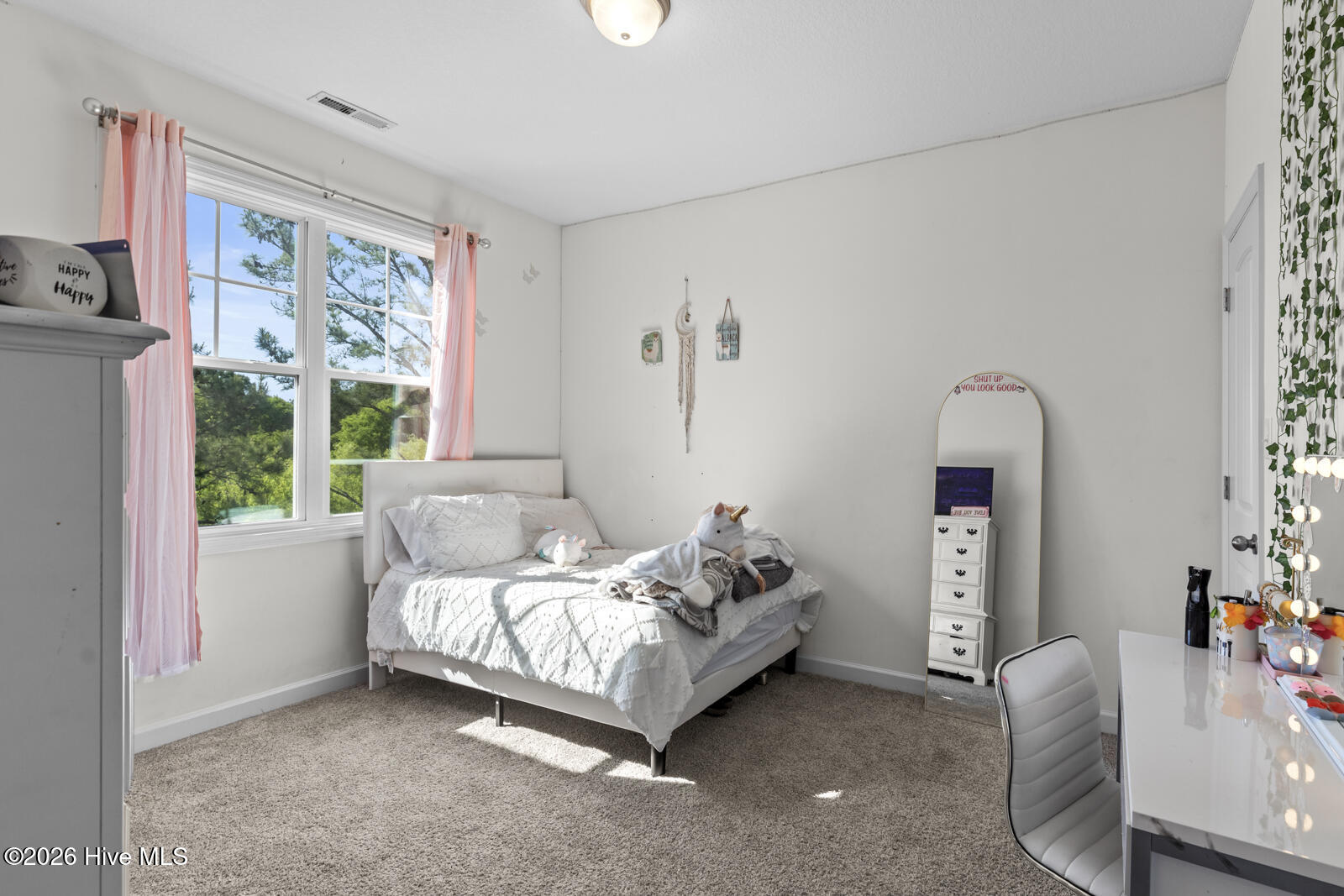 100568958 | Photo 24