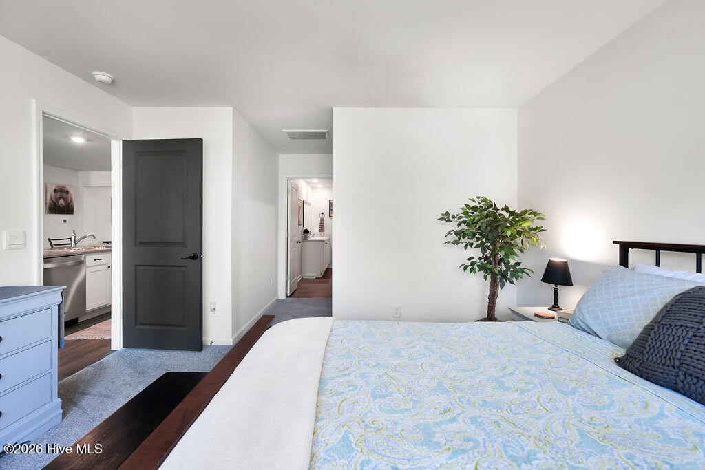 100569698 | Photo 21