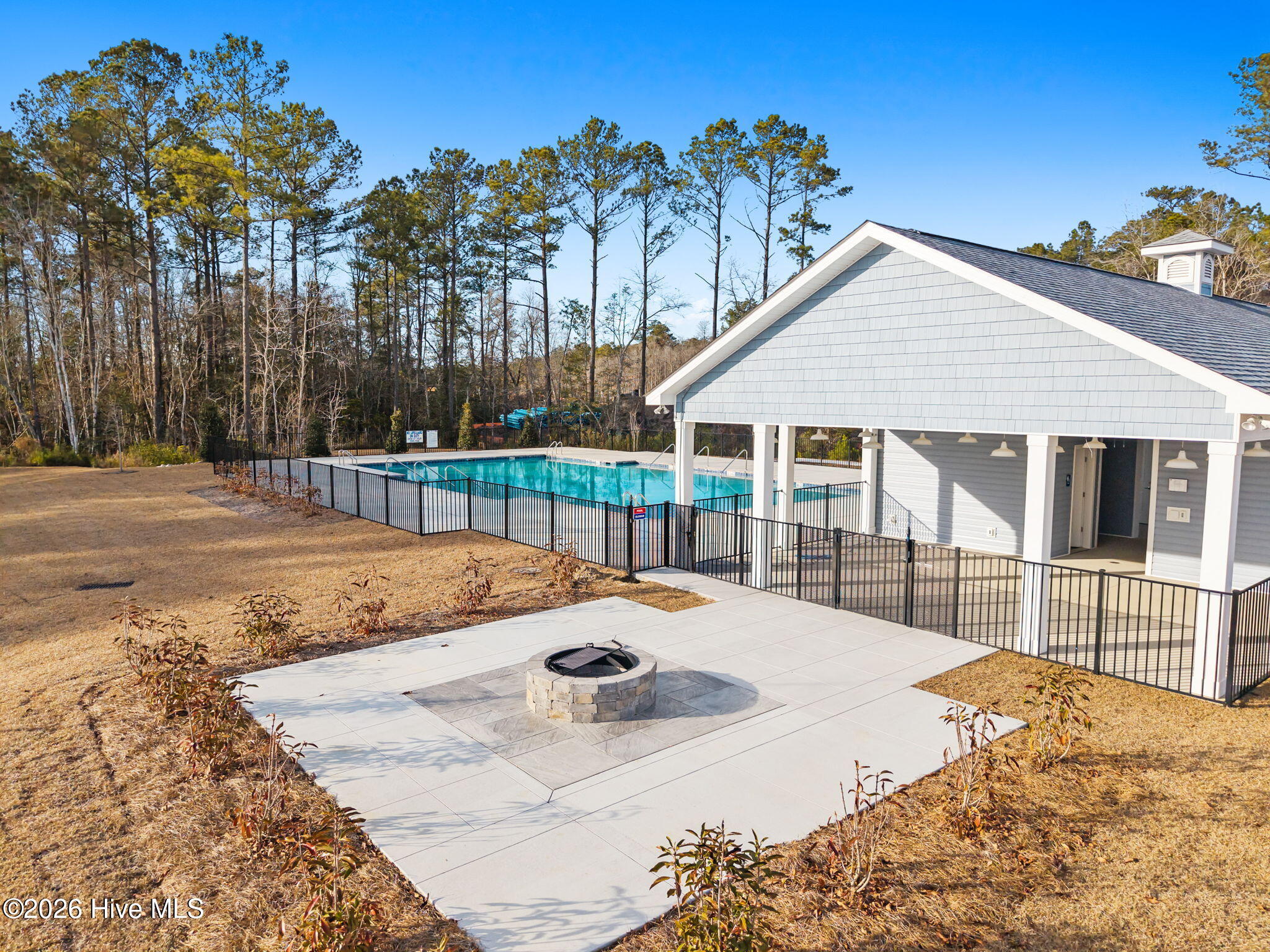 100550321 | Photo 43