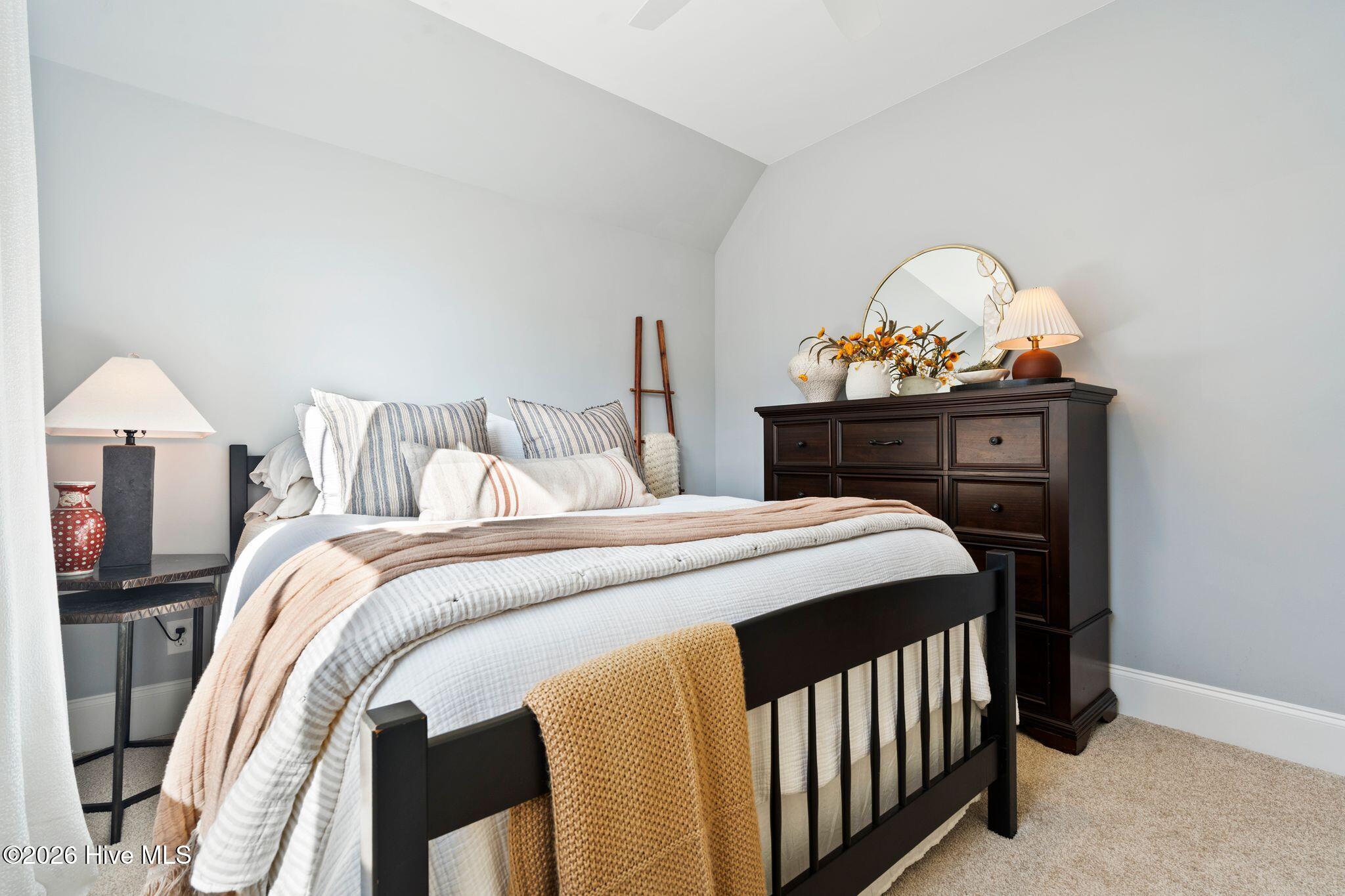 100551668 | Photo 65