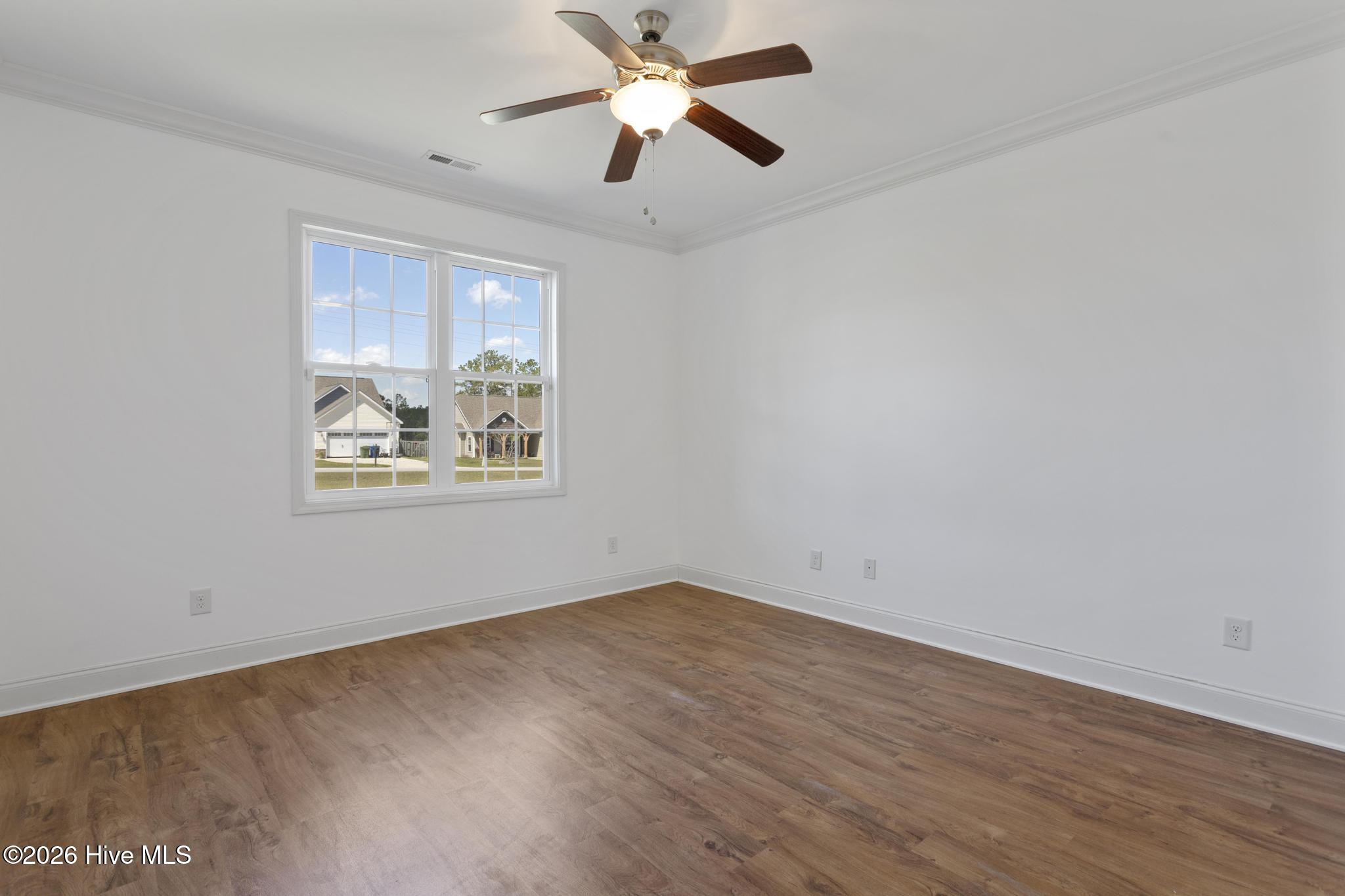 100542370 | Photo 11