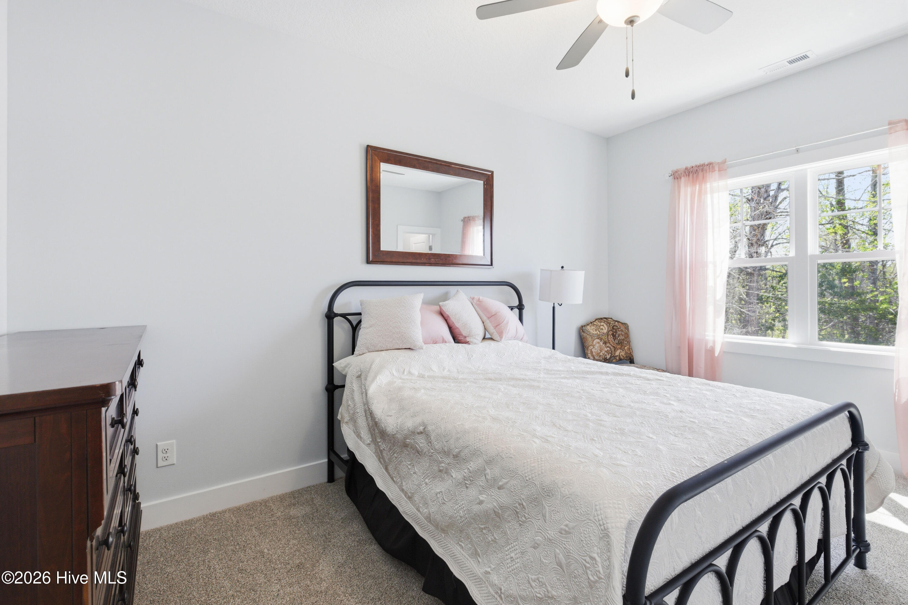 100563821 | Photo 32