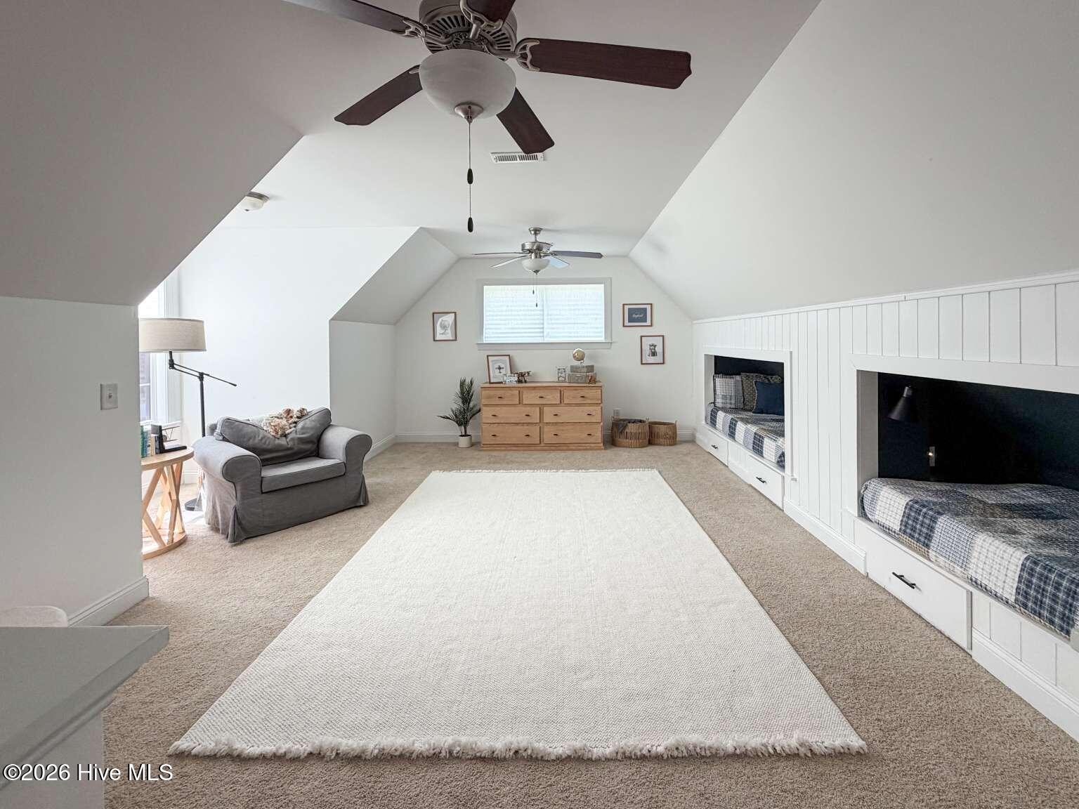 100566099 | Photo 21