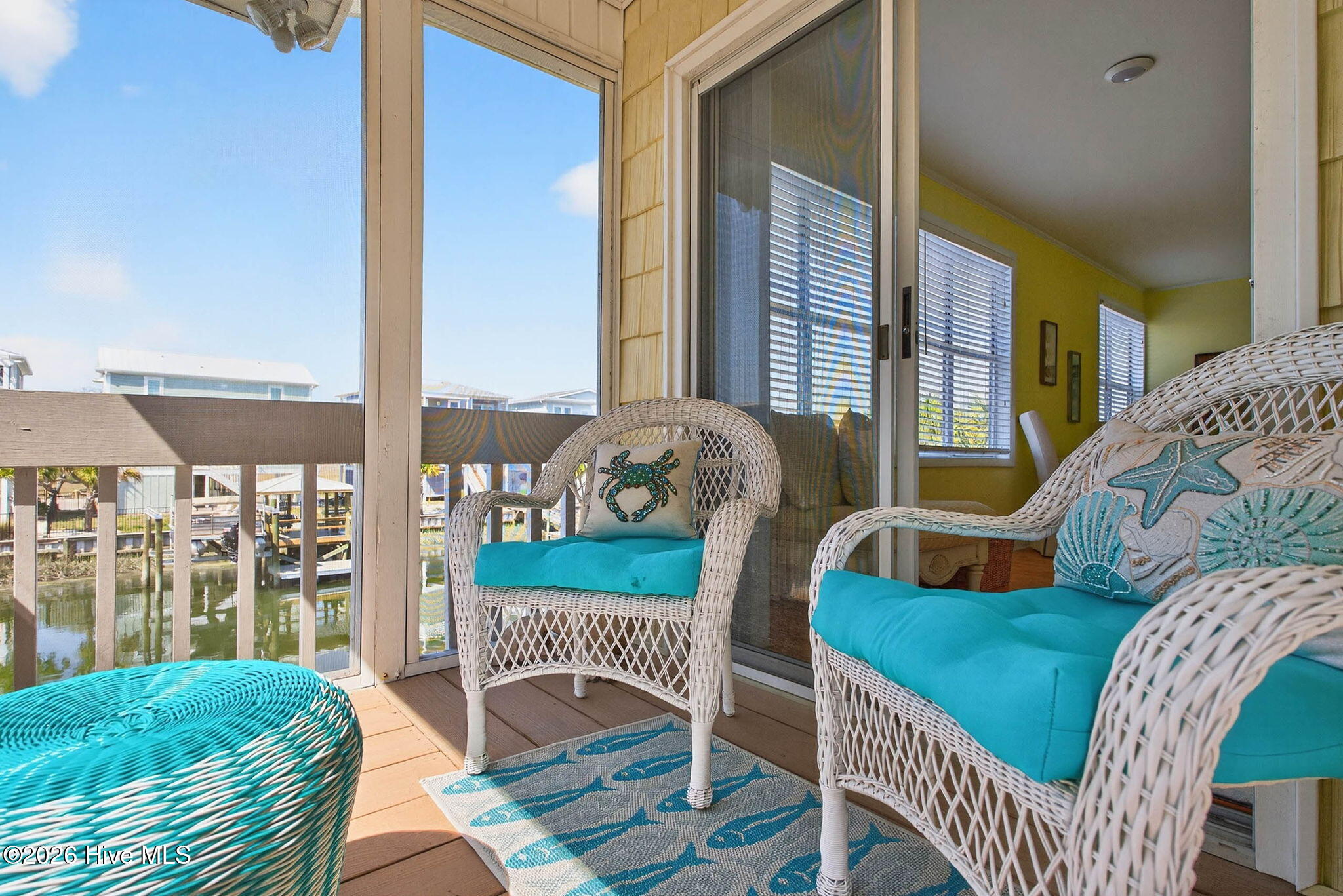 100564283 | Photo 28