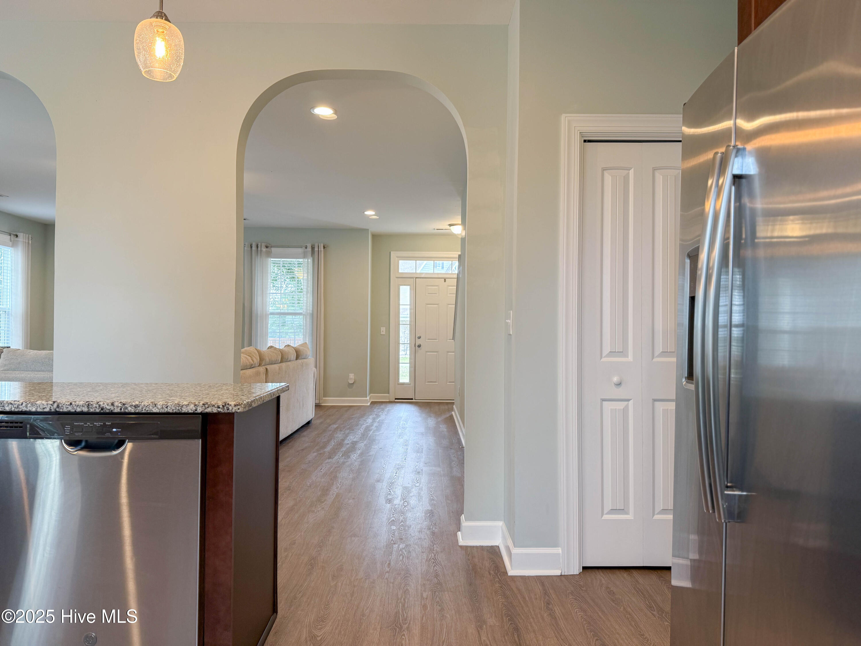 100536408 | Photo 24