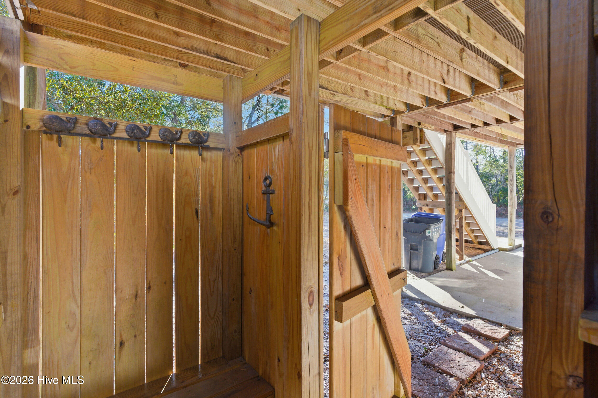 100549898 | Photo 42