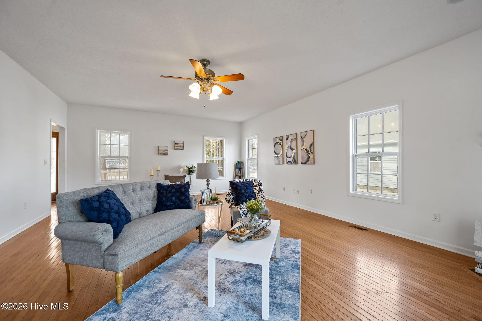 100547961 | Photo 10