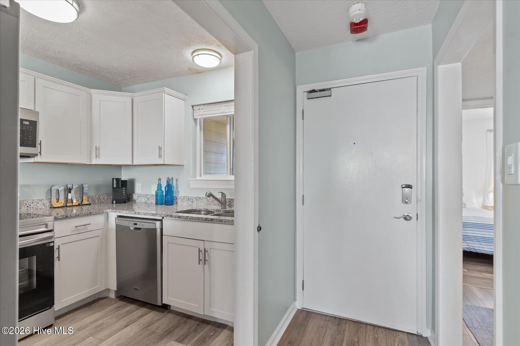 100564383 | Photo 21