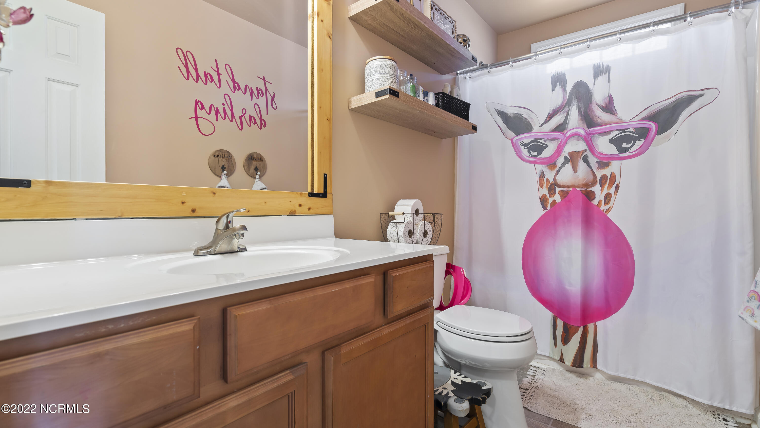 100549623 | Photo 25