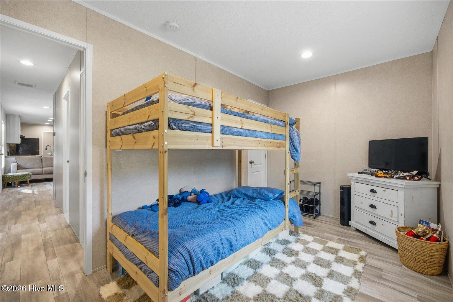 100549337 | Photo 25