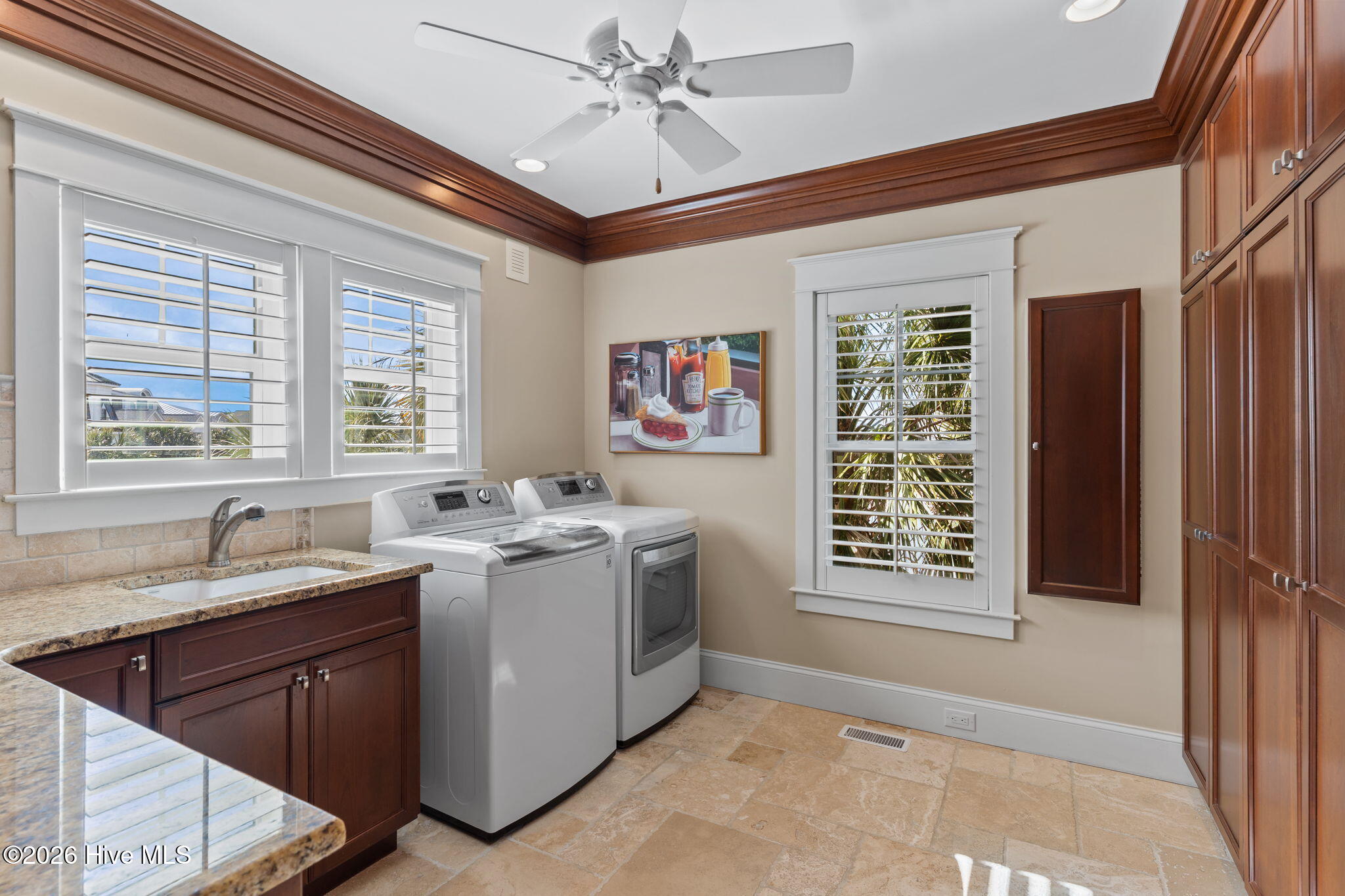 100554777 | Photo 68