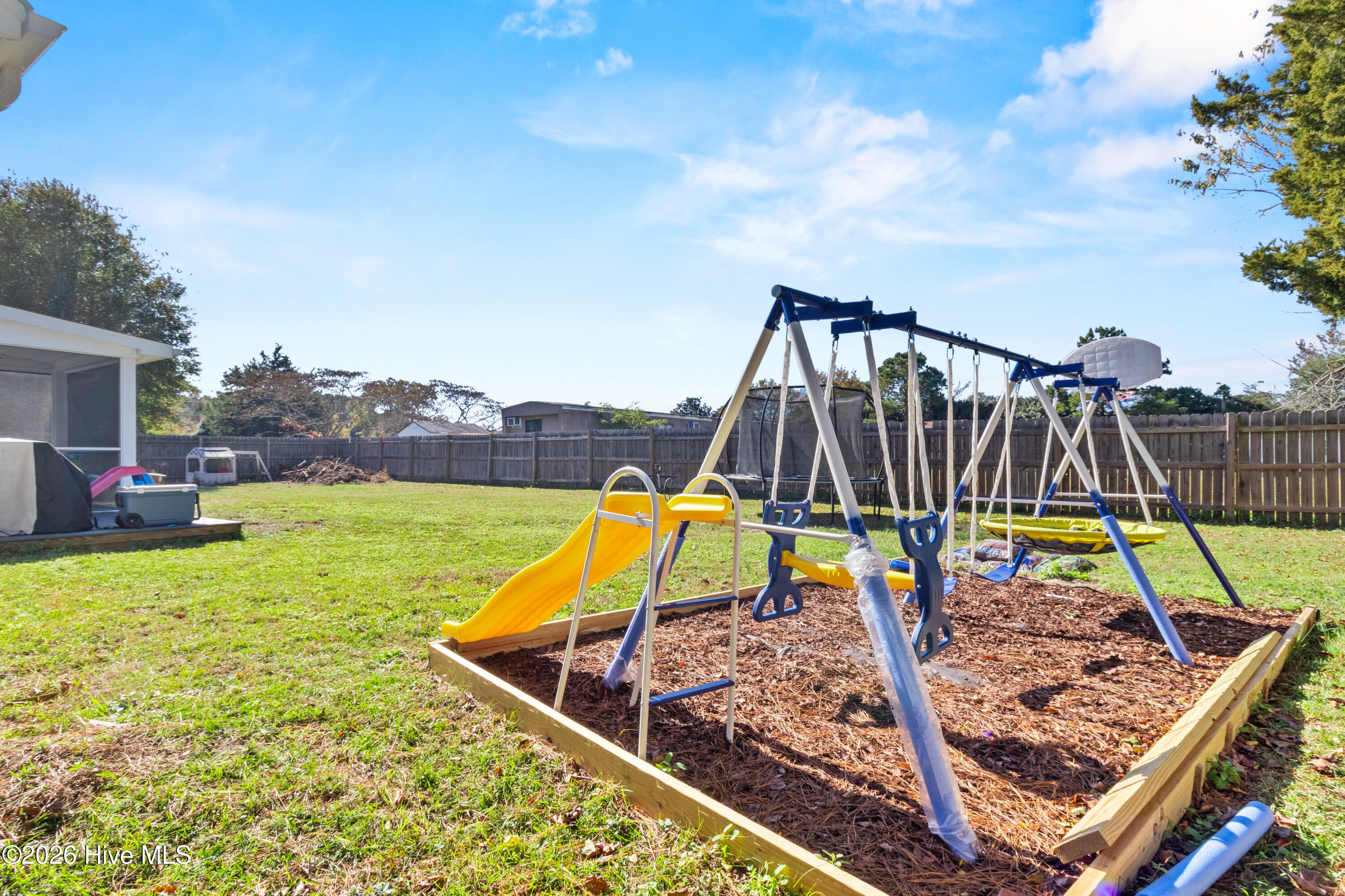 100549787 | Photo 16