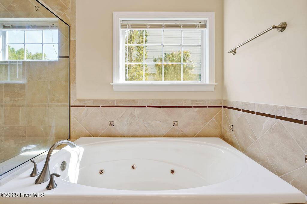 100531319 | Photo 19