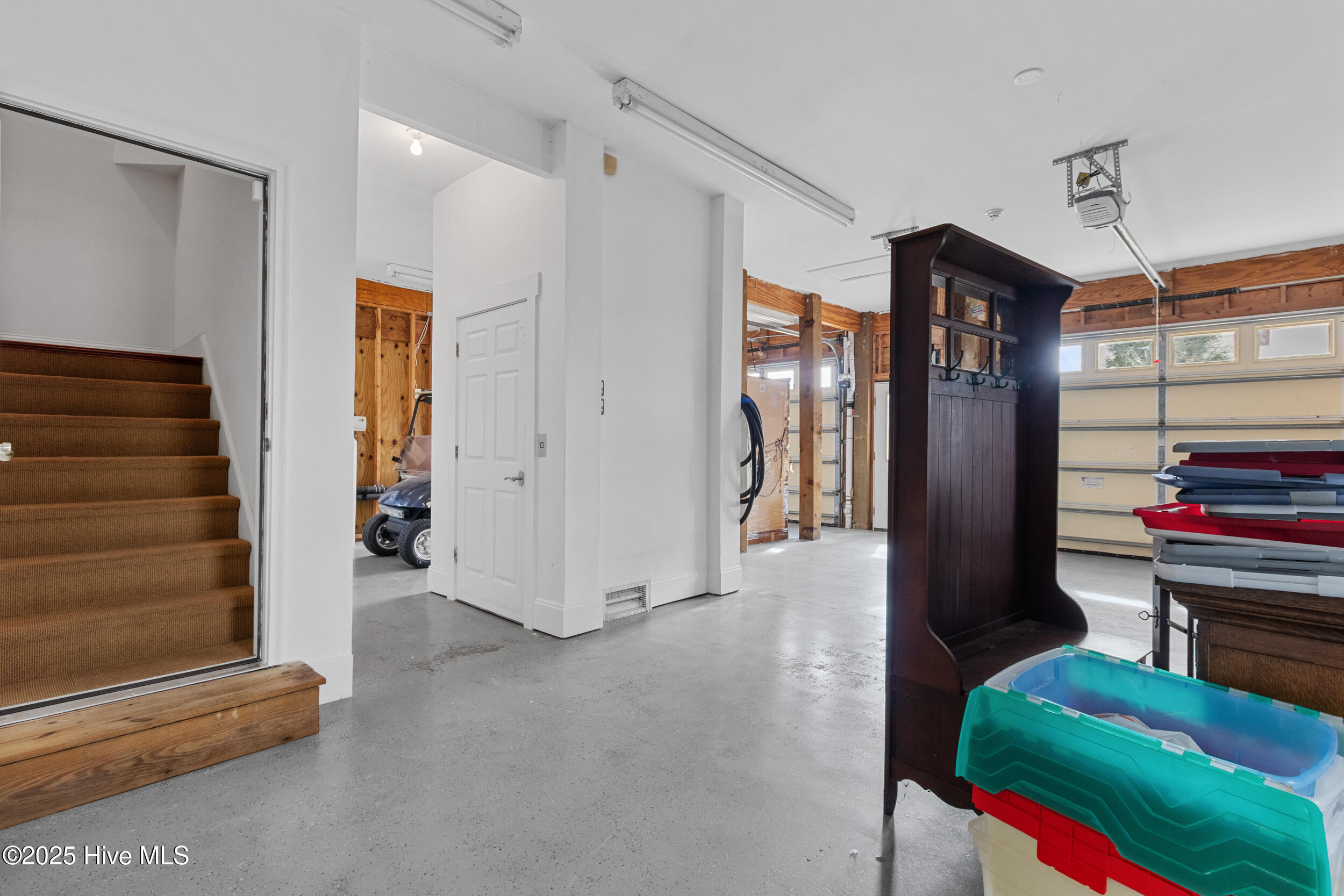 100538767 | Photo 42