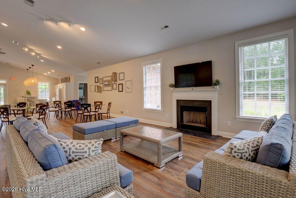 100552674 | Photo 33