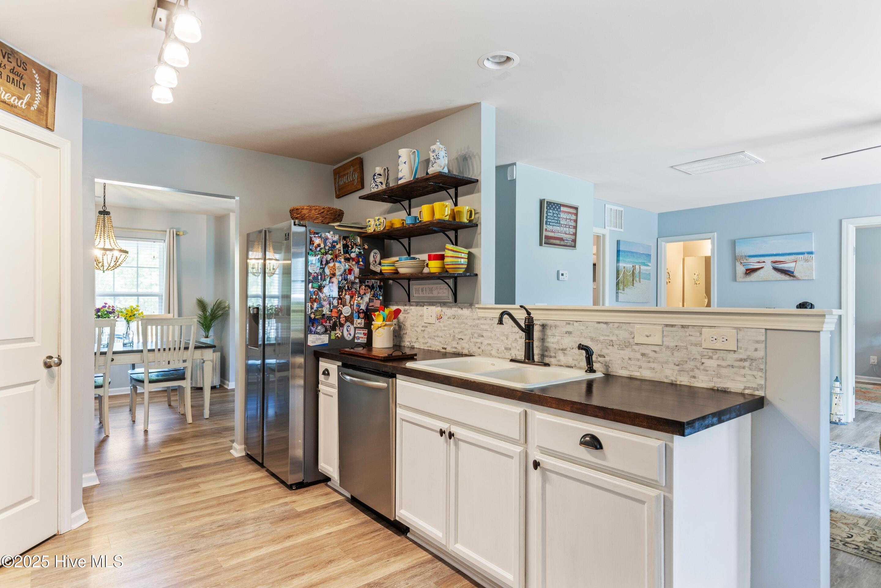 100527651 | Photo 14