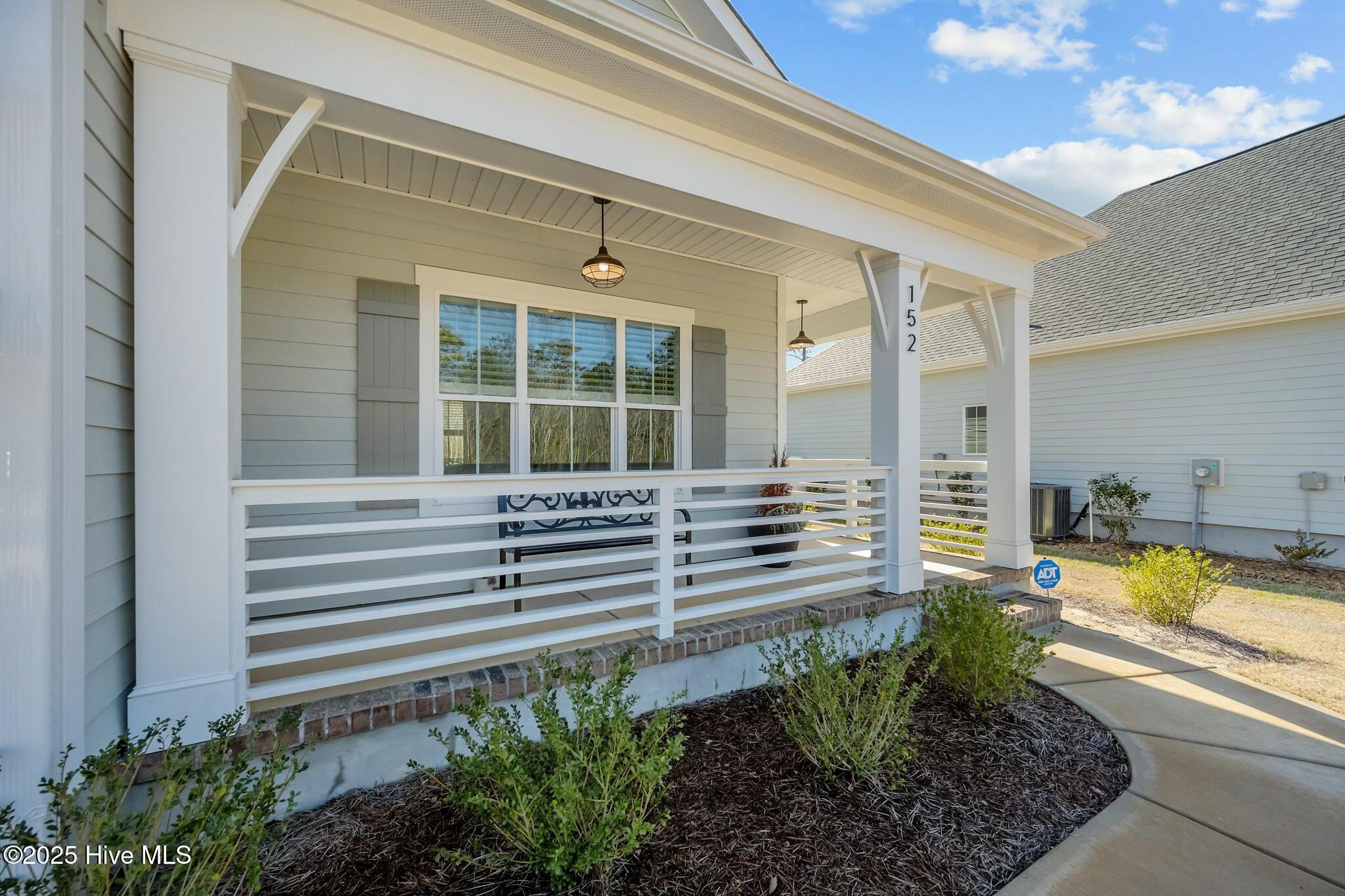 100558663 | Photo 29