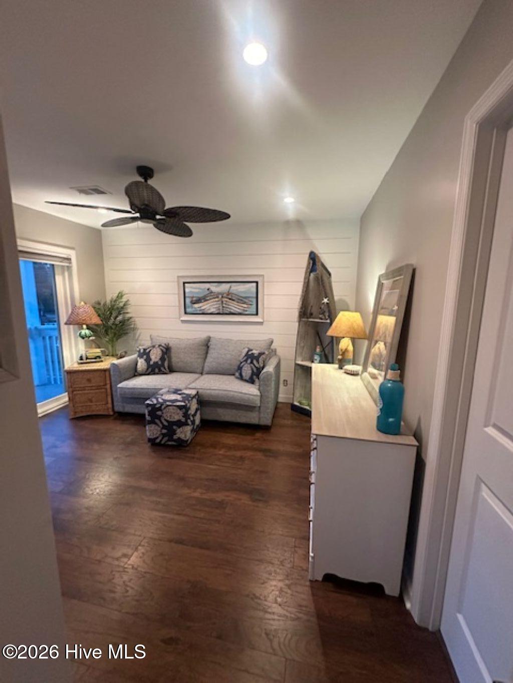 100549023 | Photo 19