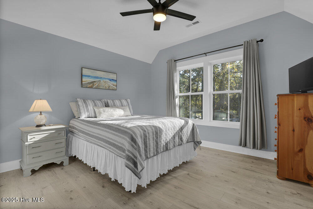 100539309 | Photo 26