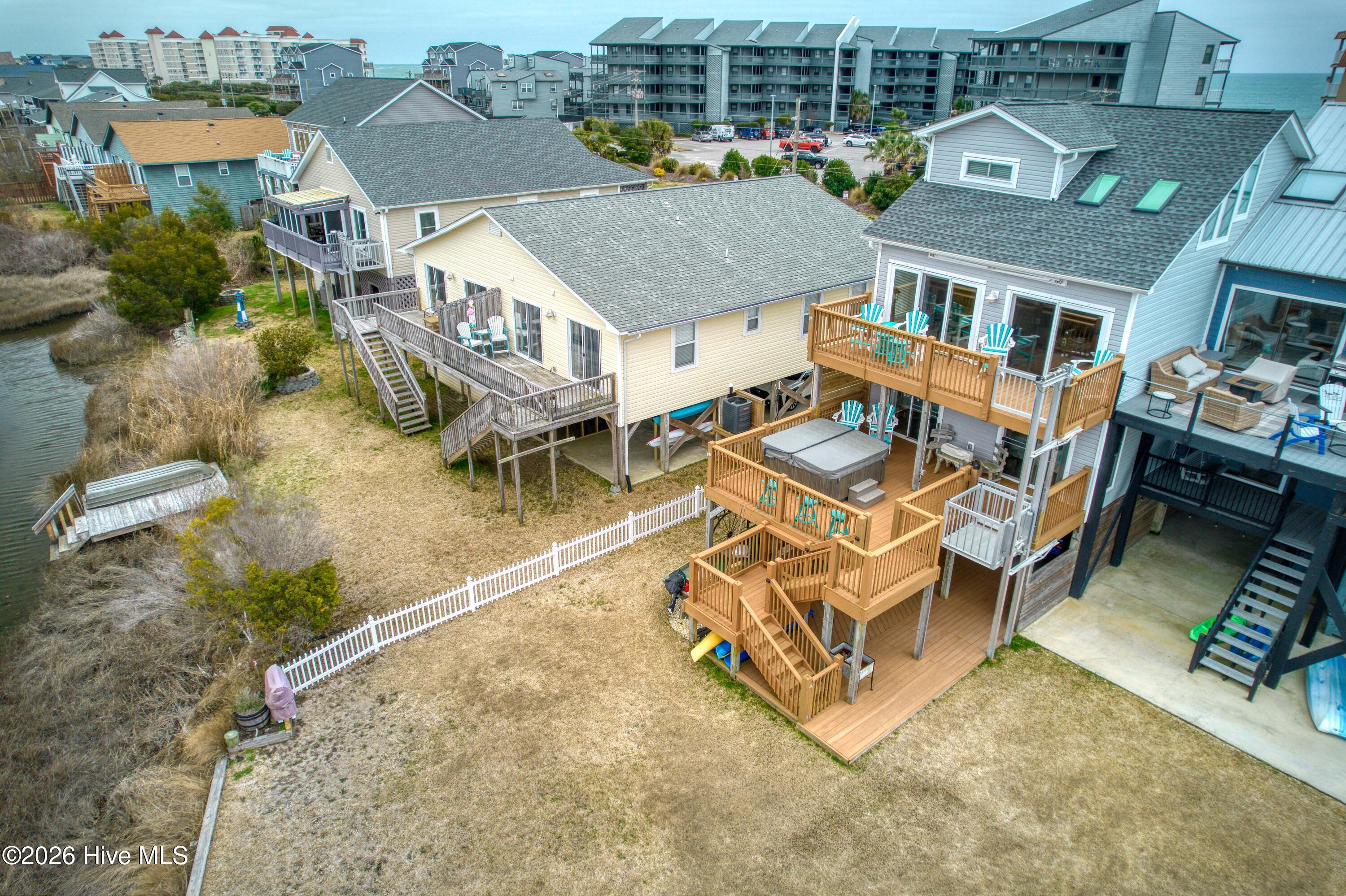 100558069 | Photo 82