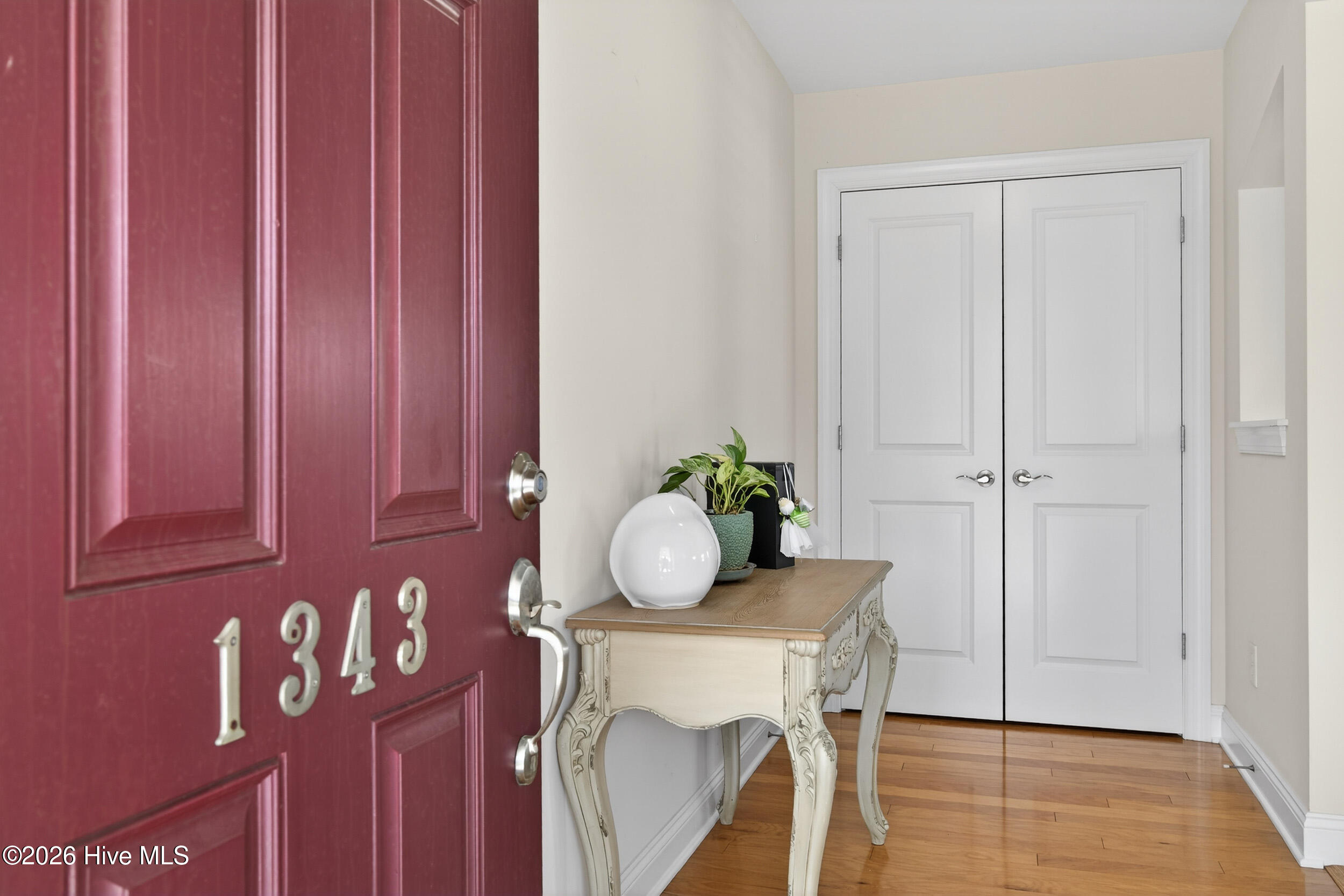 100560806 | Photo 18