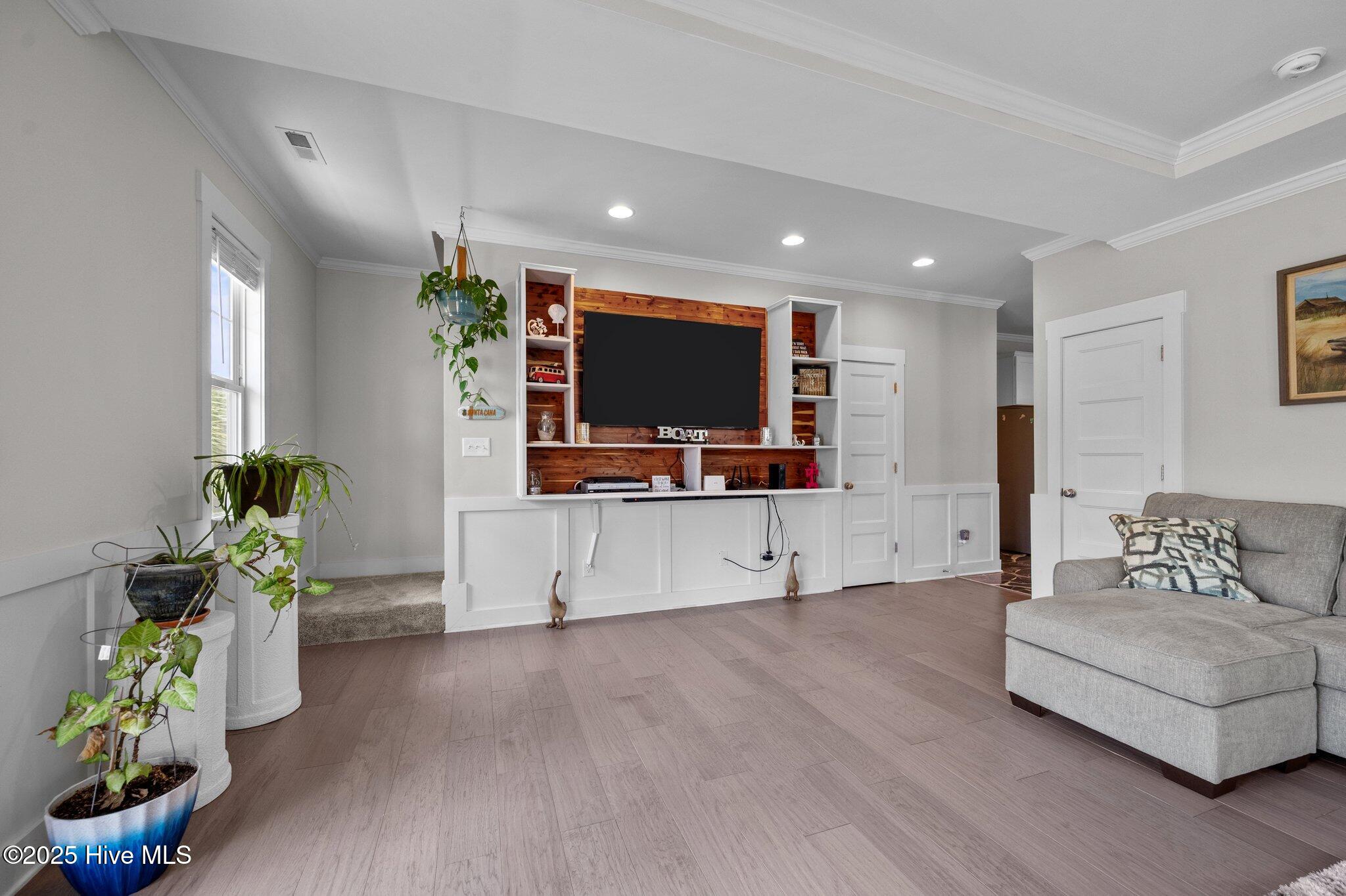 100517734 | Photo 21