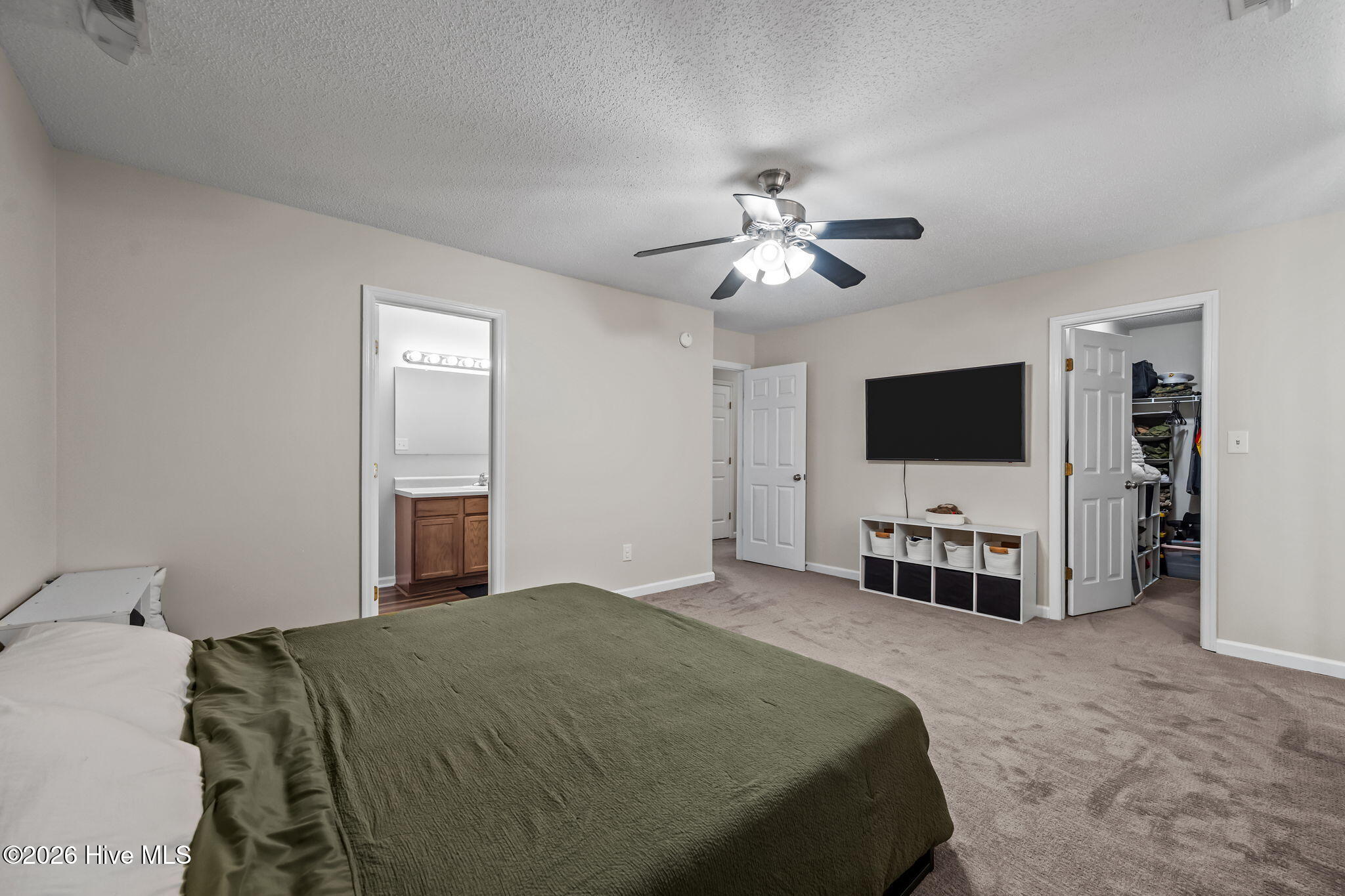 100561197 | Photo 27