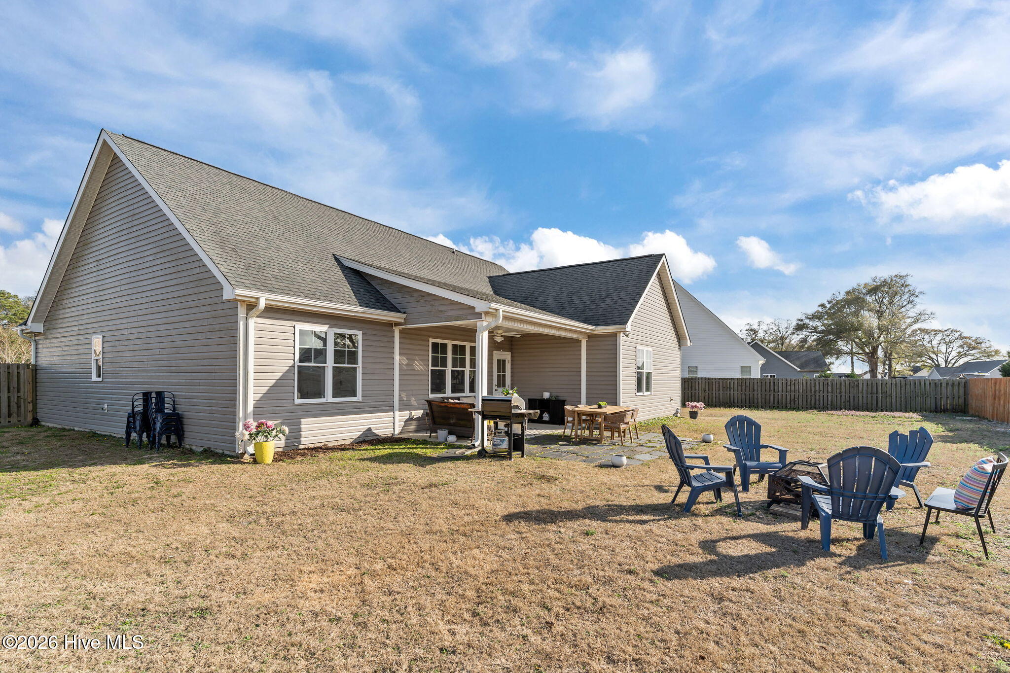 100558156 | Photo 47