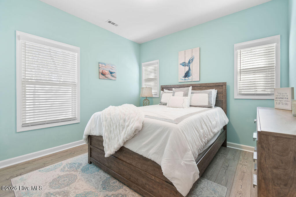 100552706 | Photo 16