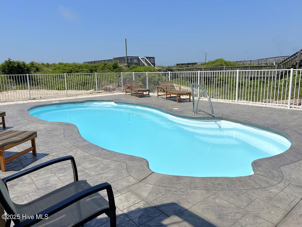 100533817 | Photo 49