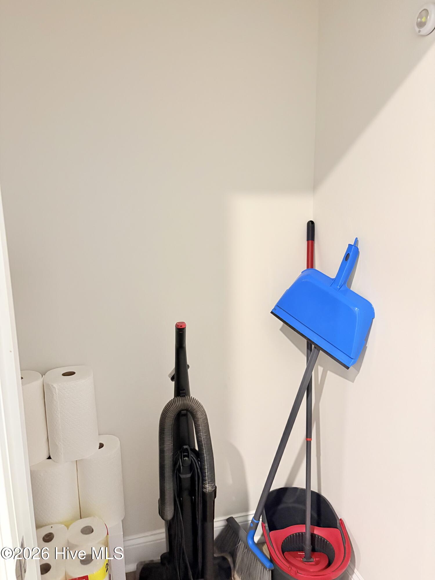 100555775 | Photo 25