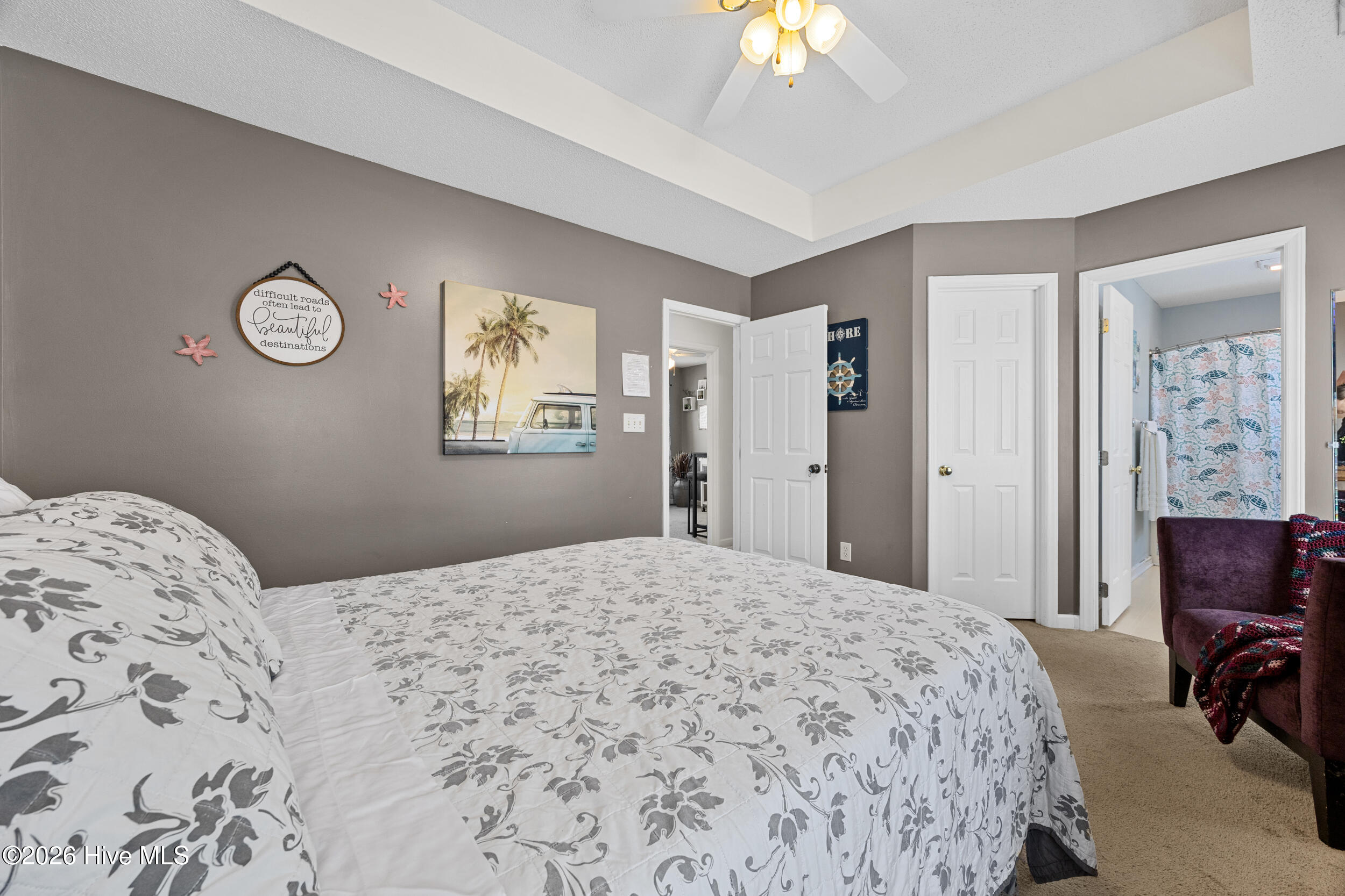 100569282 | Photo 22