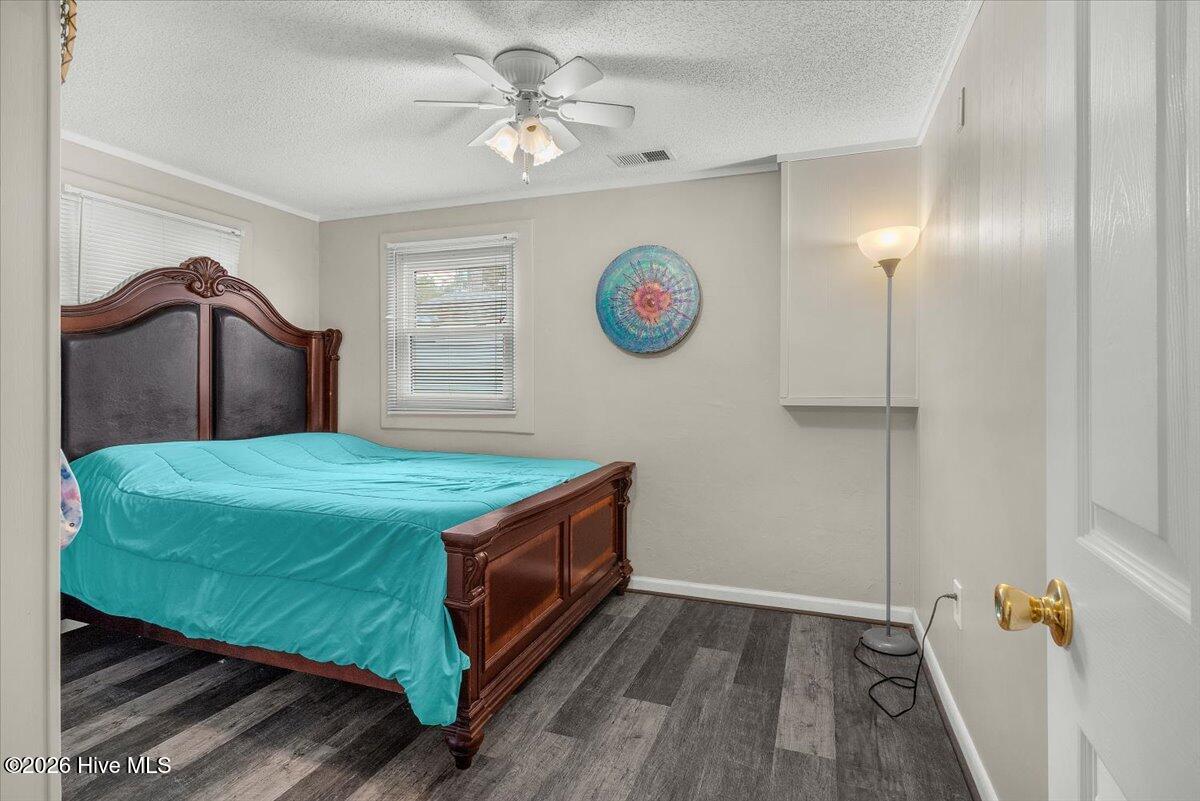 100551902 | Photo 81