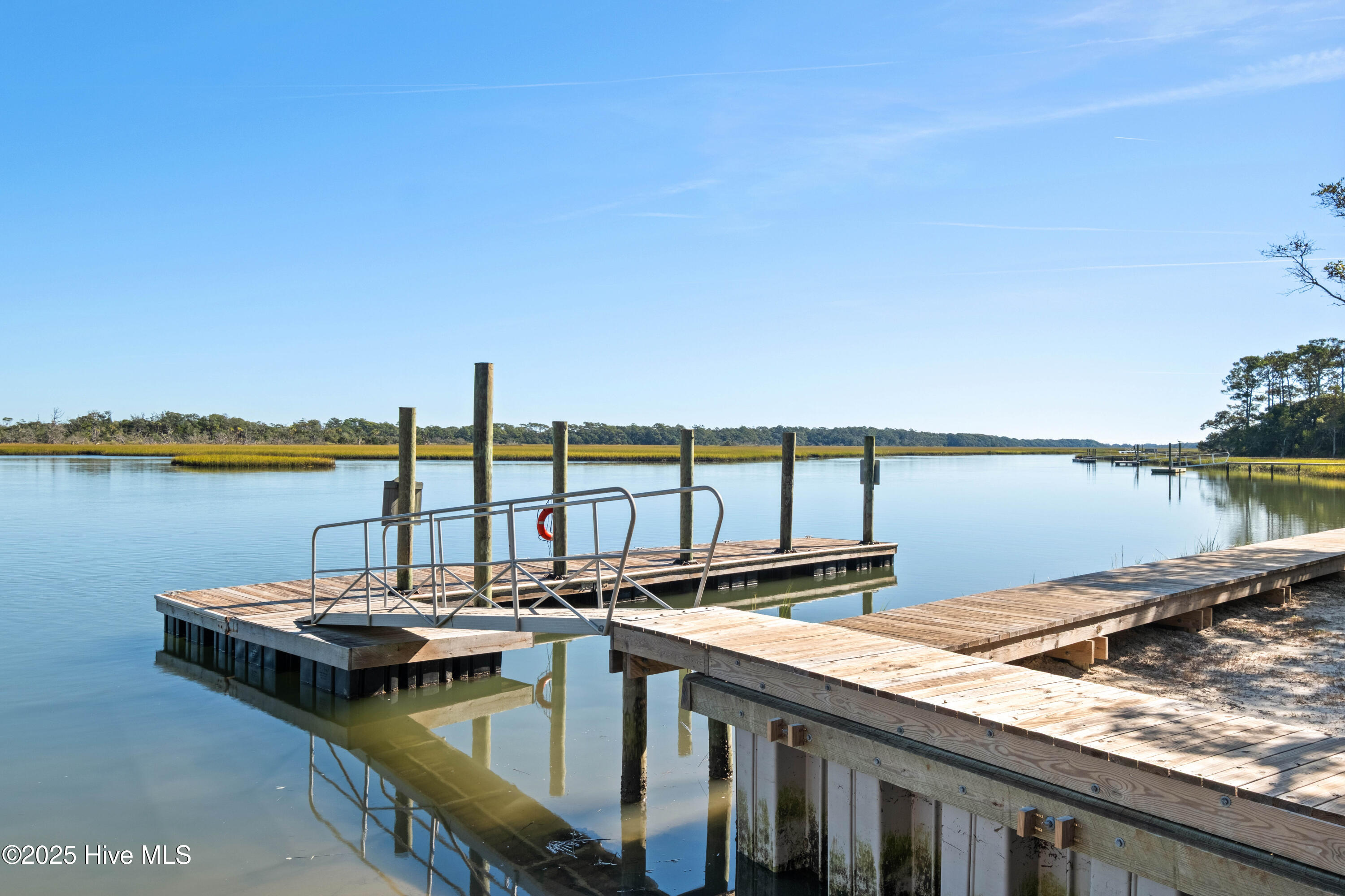 100540303 | Photo 39