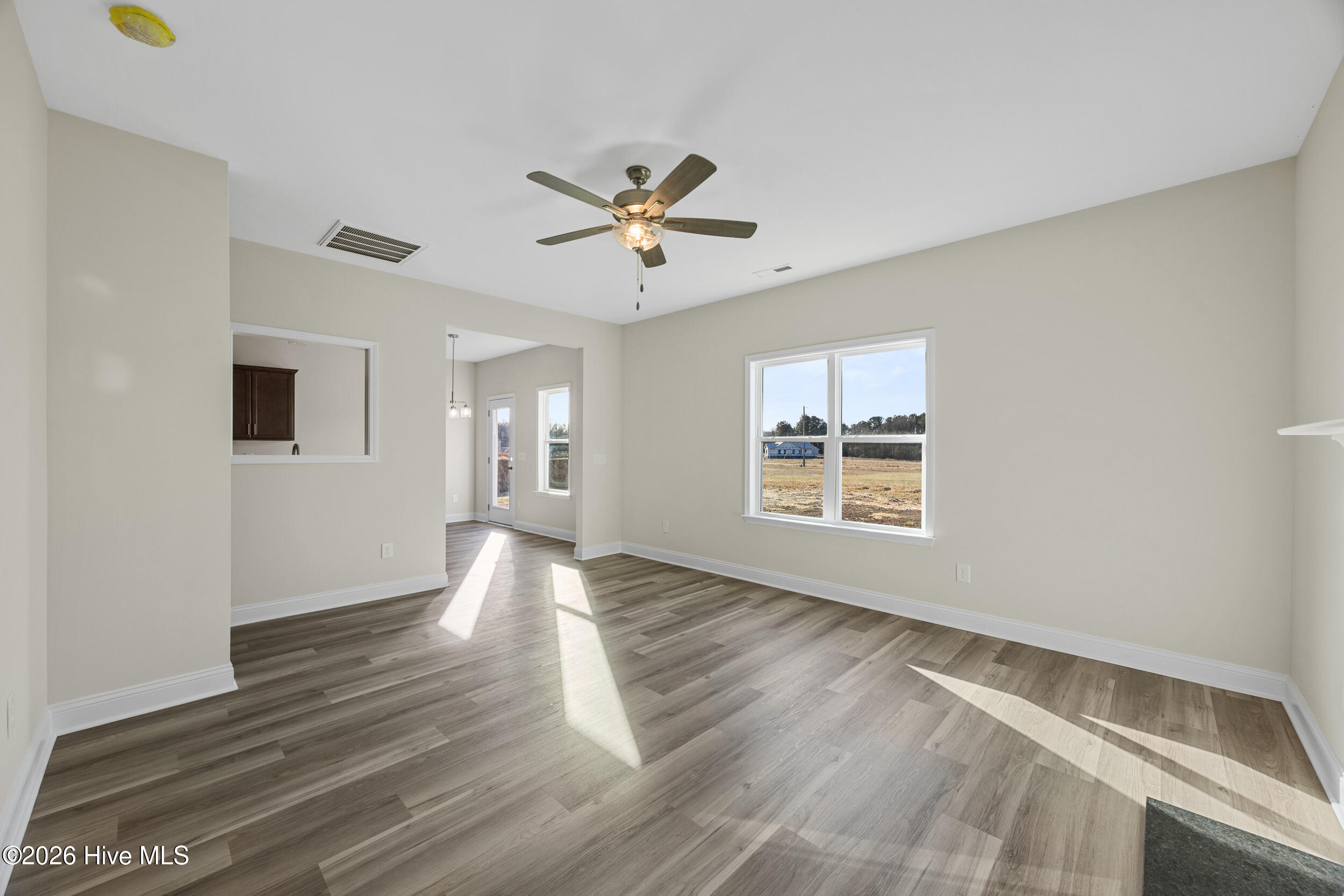 100551256 | Photo 12