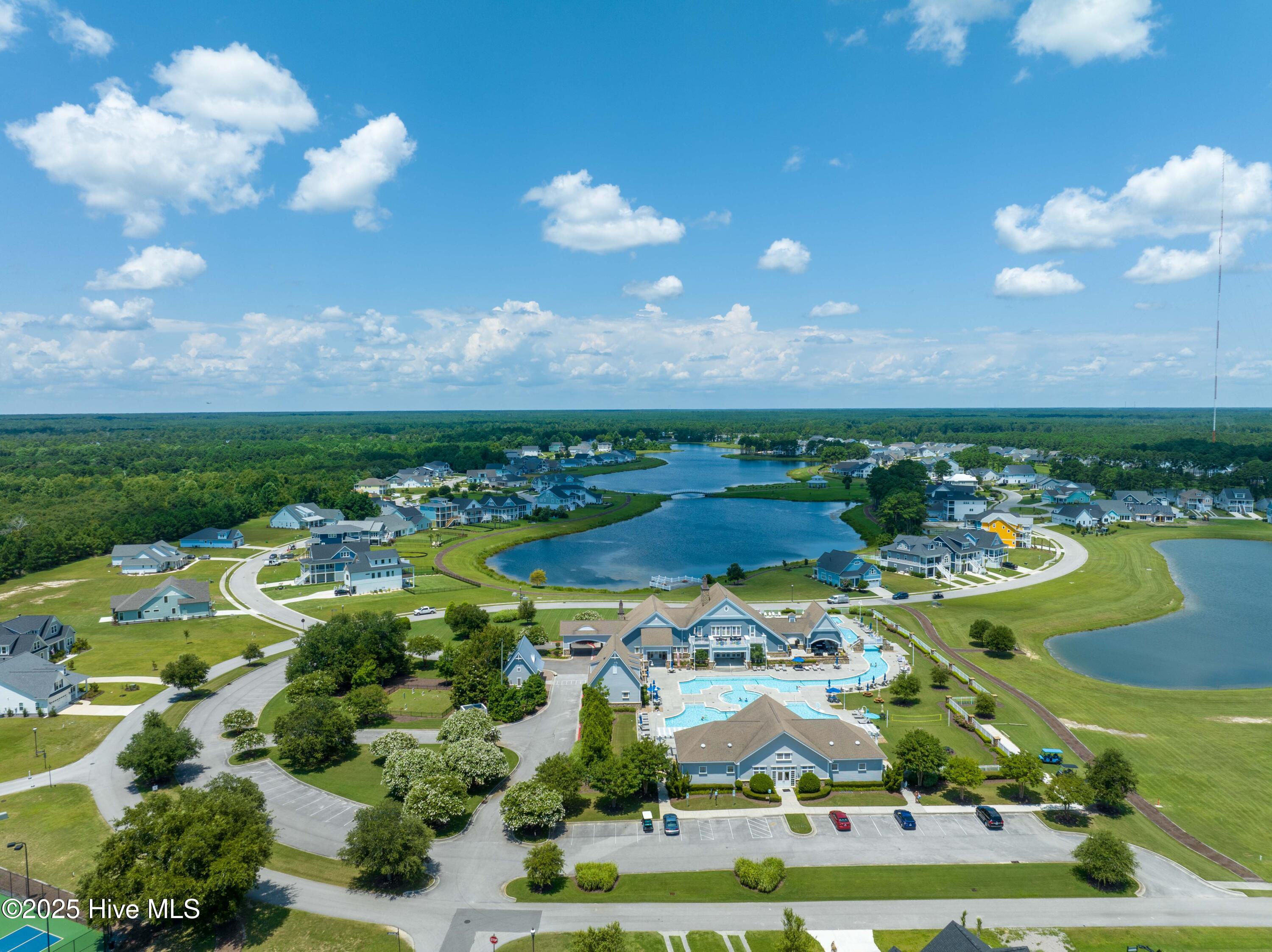 100543712 | Photo 37