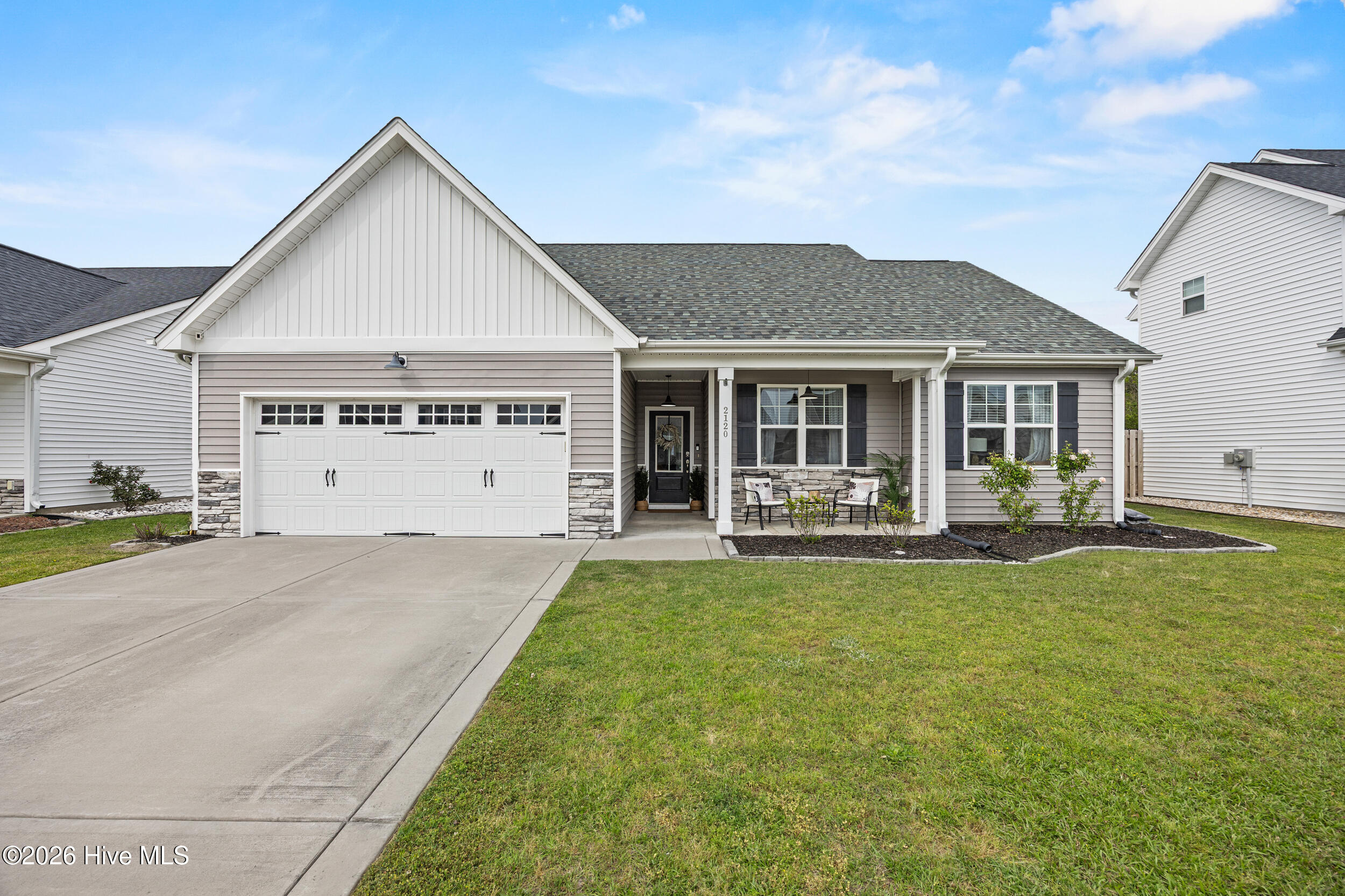 100565874 | Photo 23