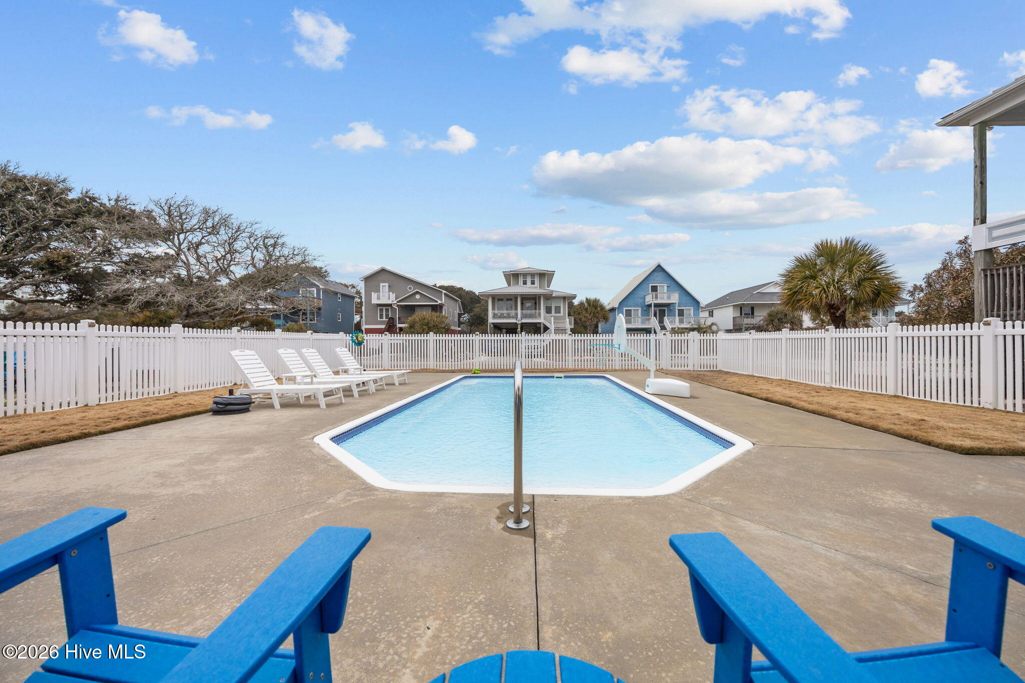 100553303 | Photo 47