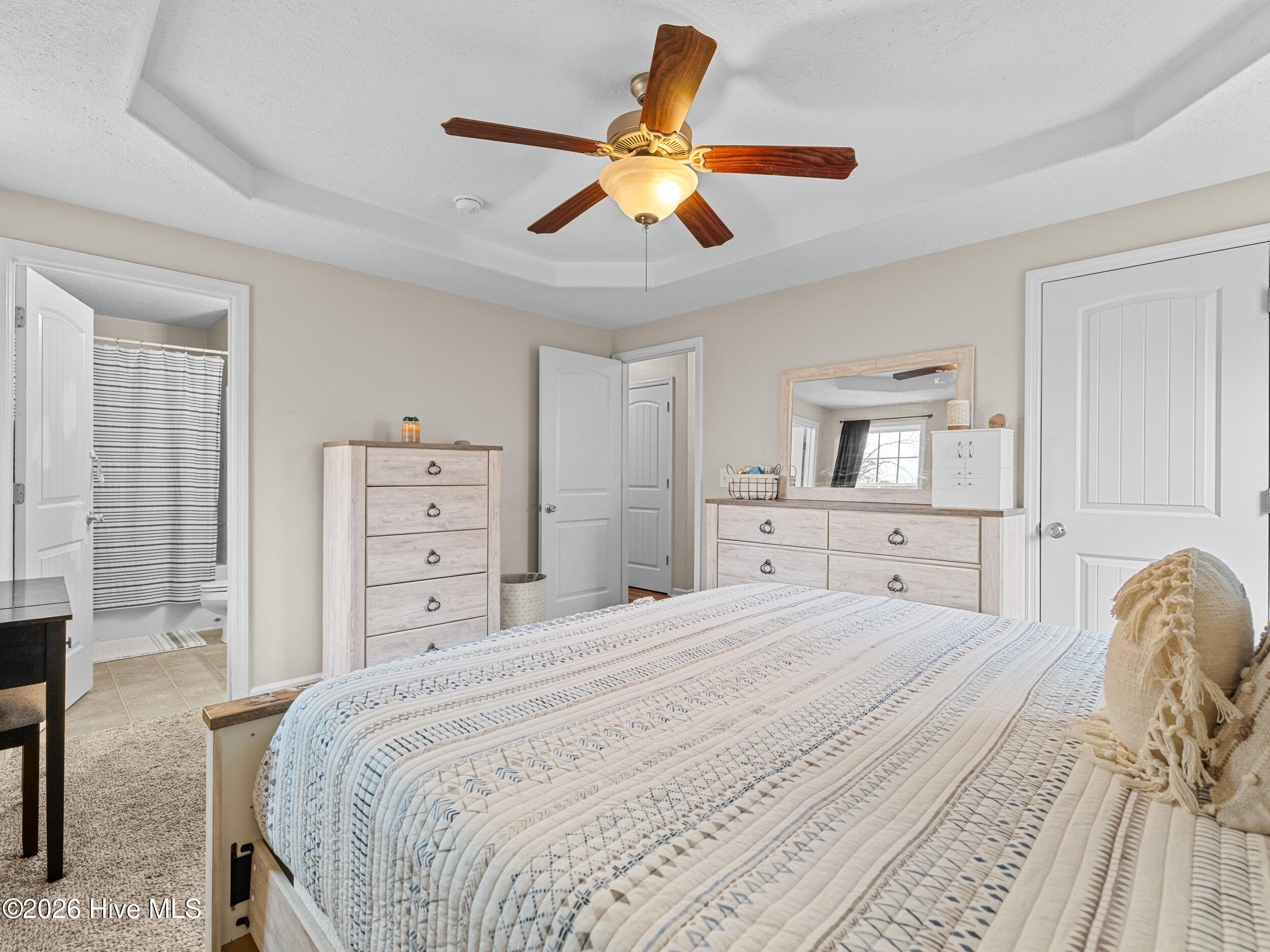 100558064 | Photo 21