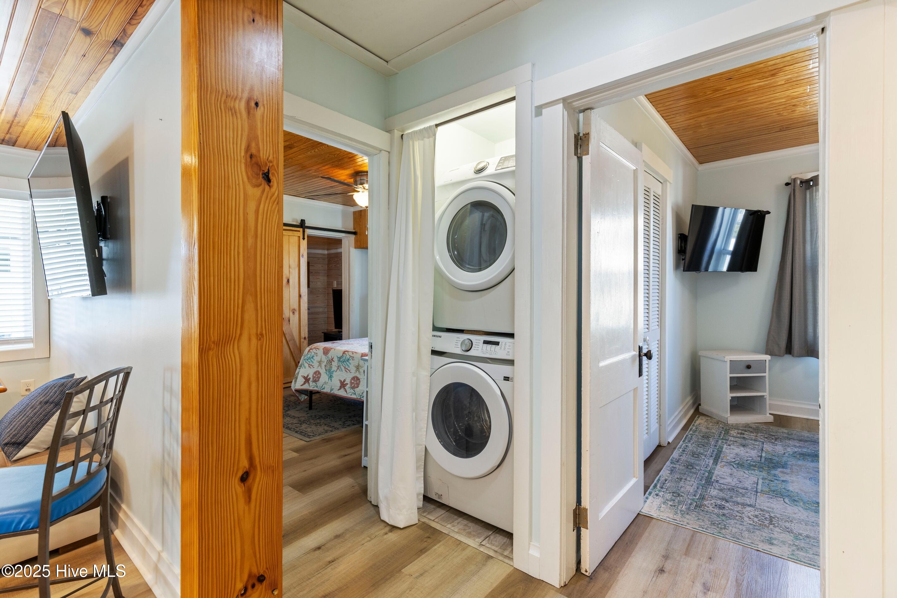 100567427 | Photo 37