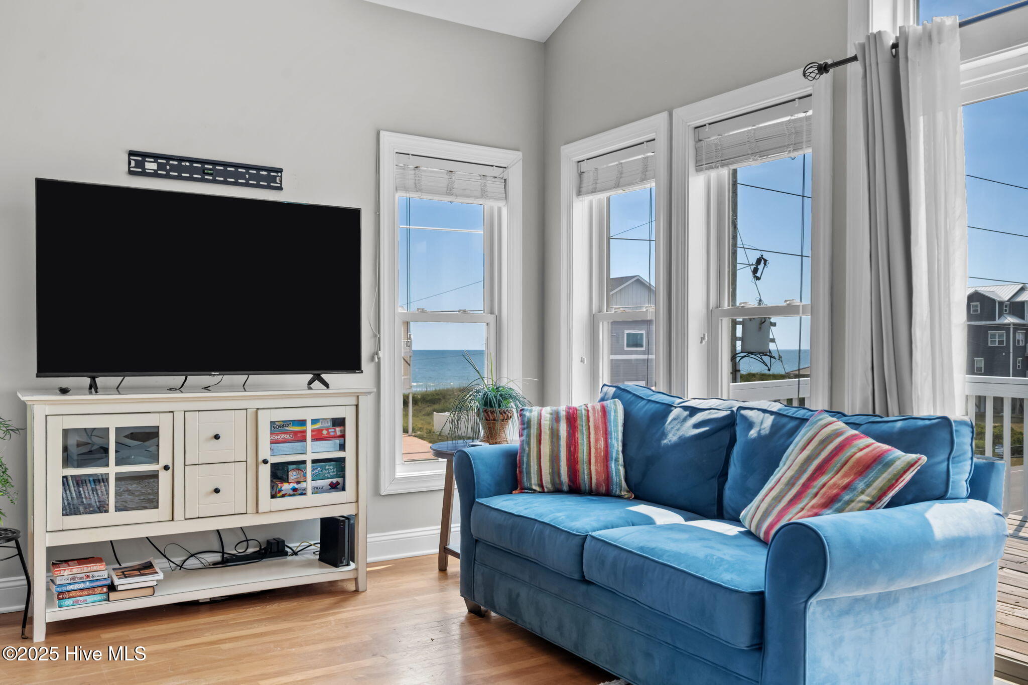 100538921 | Photo 44