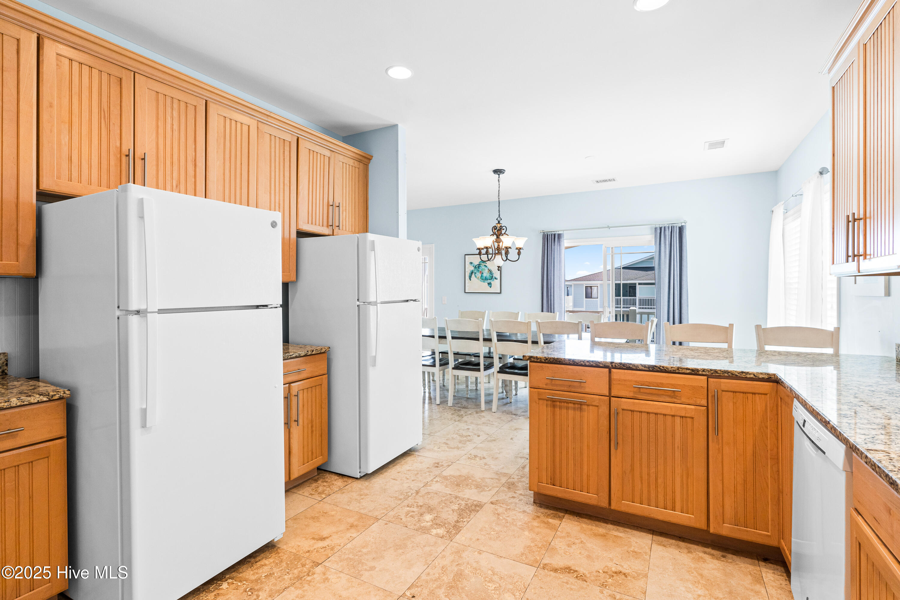 100530608 | Photo 35