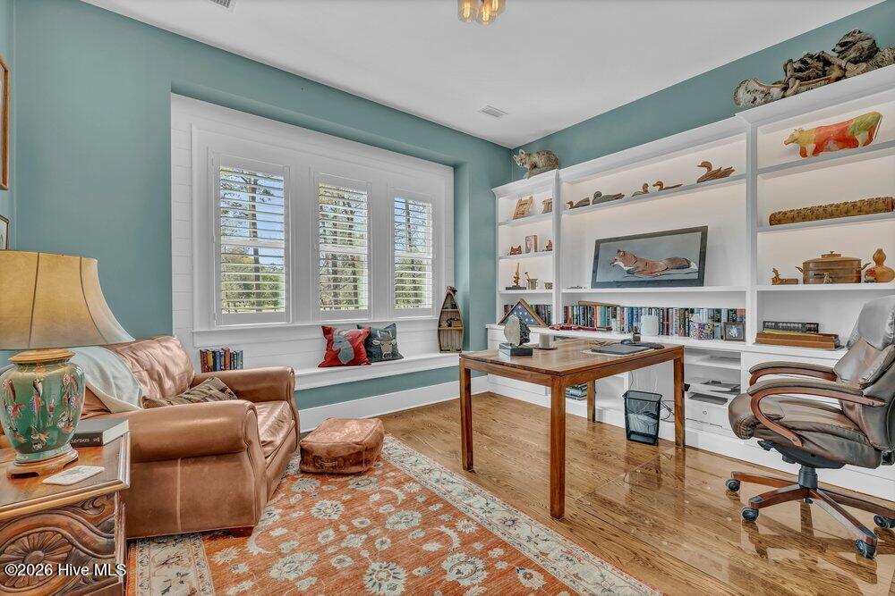 100561379 | Photo 26