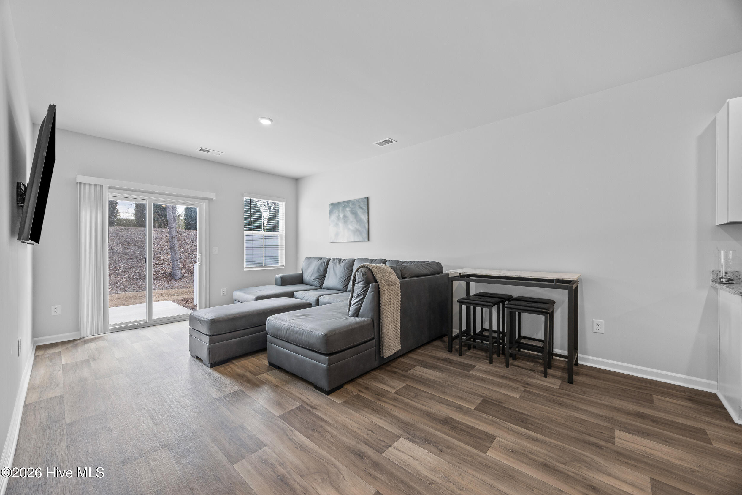 100554337 | Photo 19