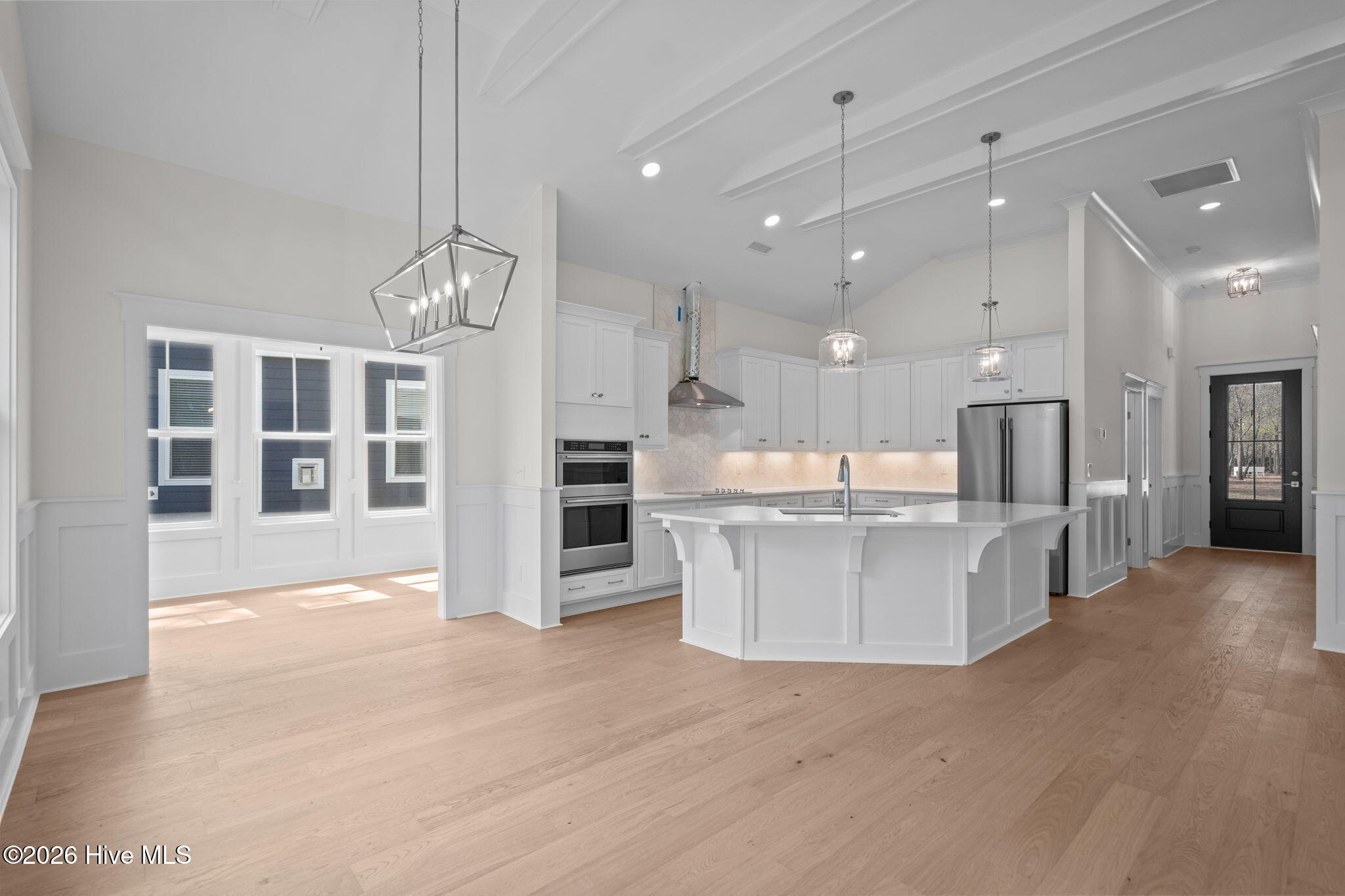 100564370 | Photo 10