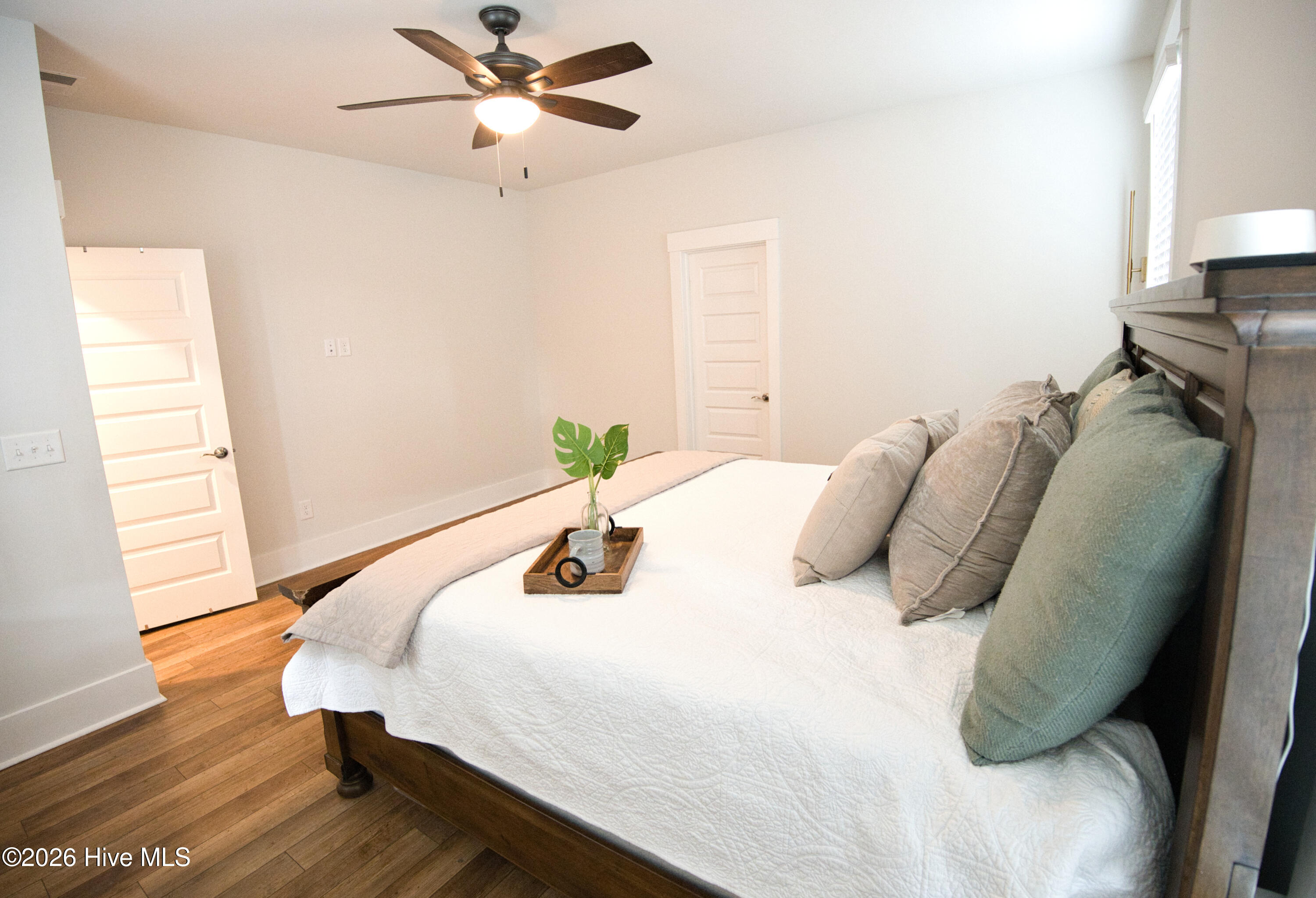 100551337 | Photo 41